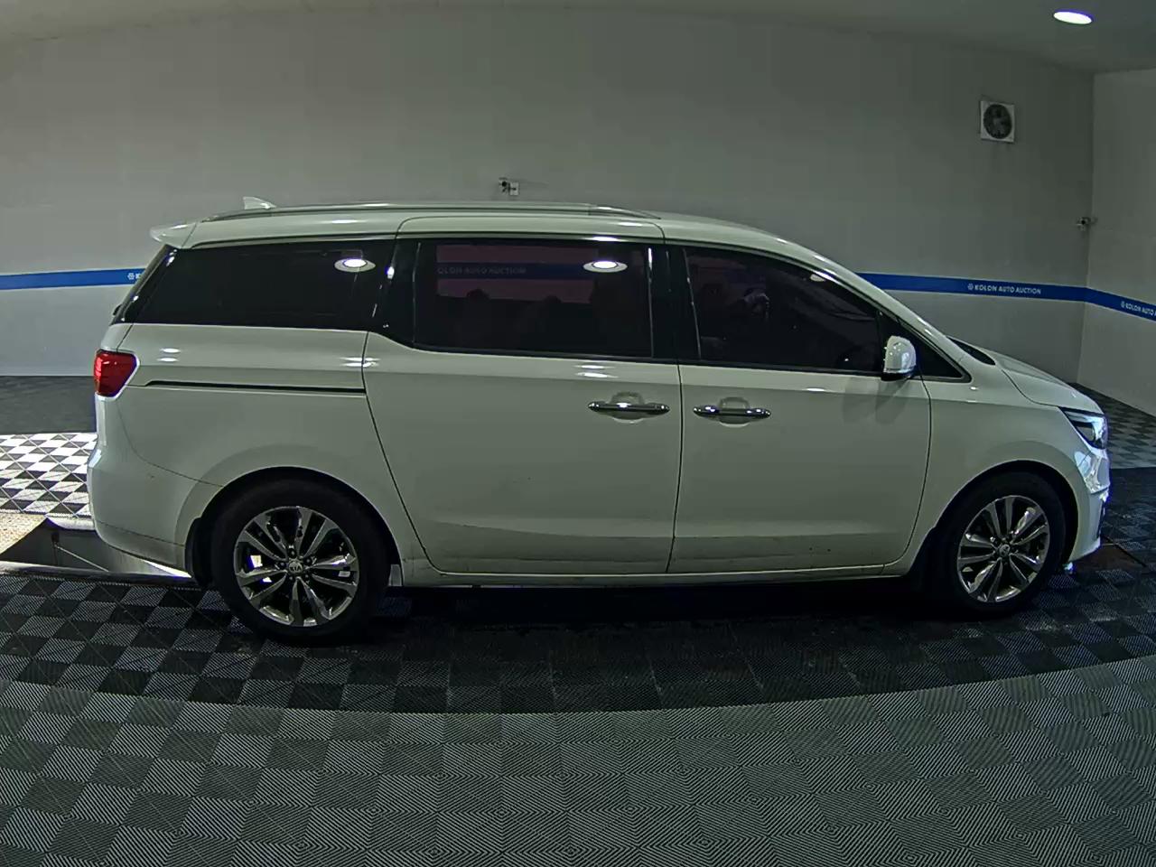 KIA ALL NEW CARNIVAL 9-SEATER DIESEL NOBLESSE 2017 - zdjęcie 4