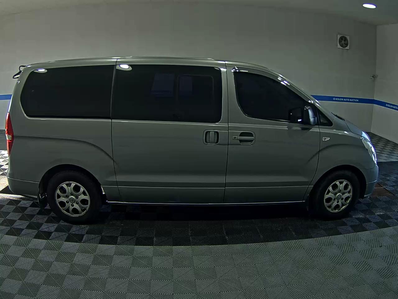 HYUNDAI GRAND STAREX 12-SEATER DIESEL CVX DELUXE 2013 - zdjęcie 4