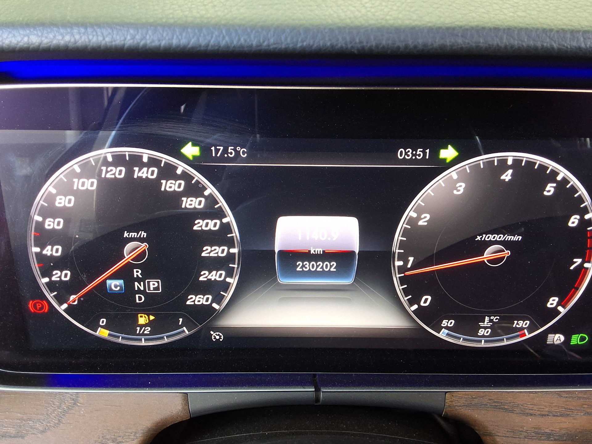 MERCEDES-BENZ E-CLASS (5TH GEN) E300 4MATIC EXCLUSIVE 2019 - zdjęcie 9