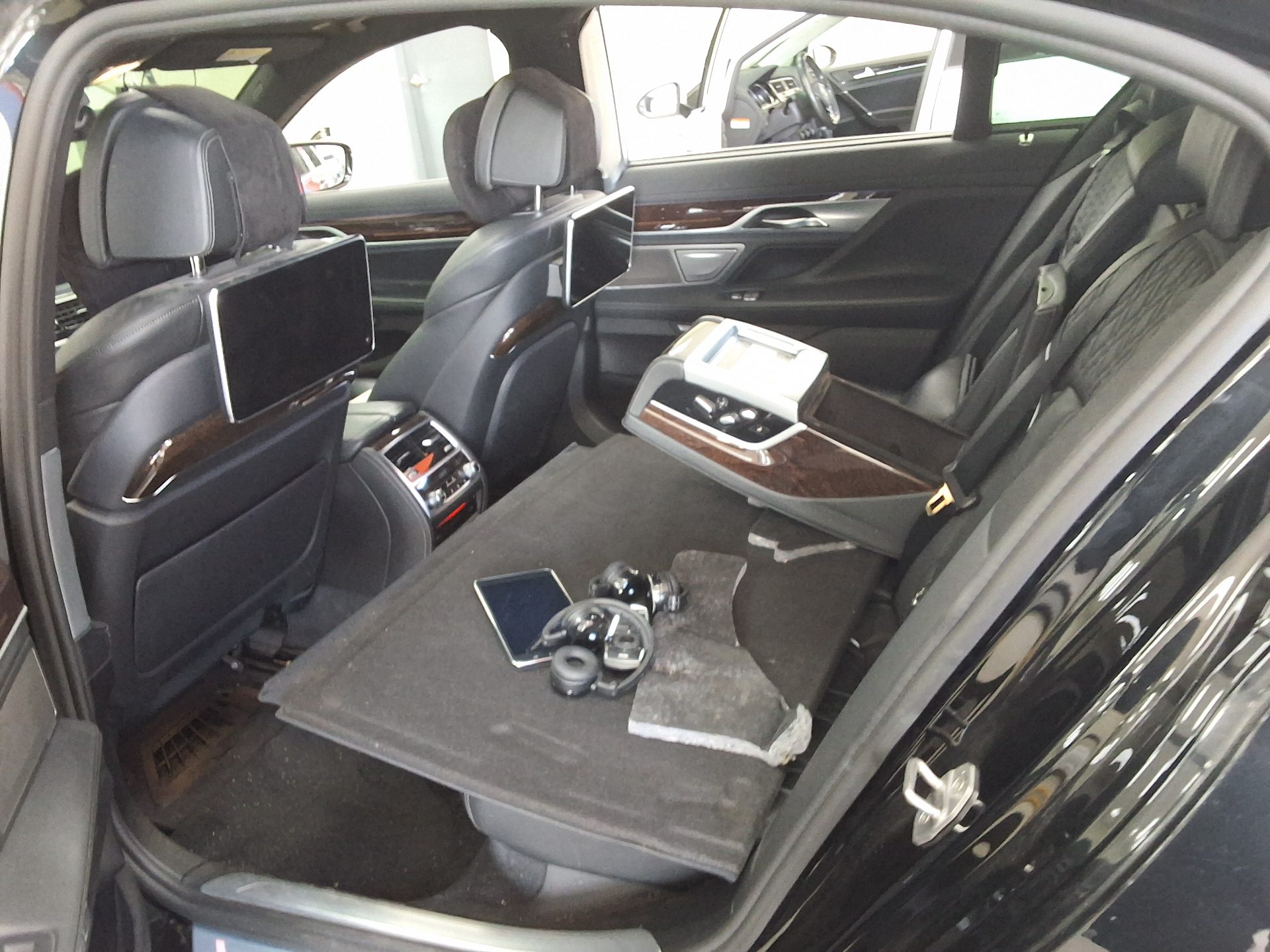 BMW 7 SERIES (6TH GEN) 730Ld xDRIVE 2016 - zdjęcie 13