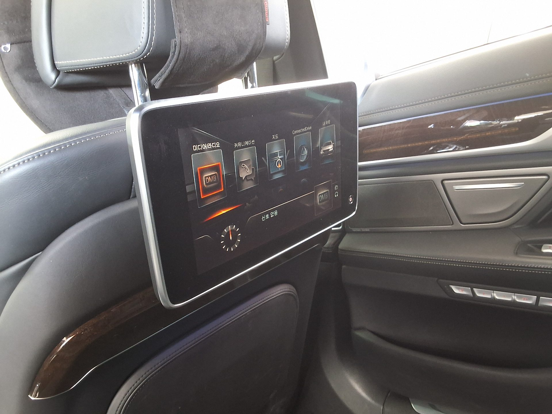 BMW 7 SERIES (6TH GEN) 730Ld xDRIVE 2016 - zdjęcie 29