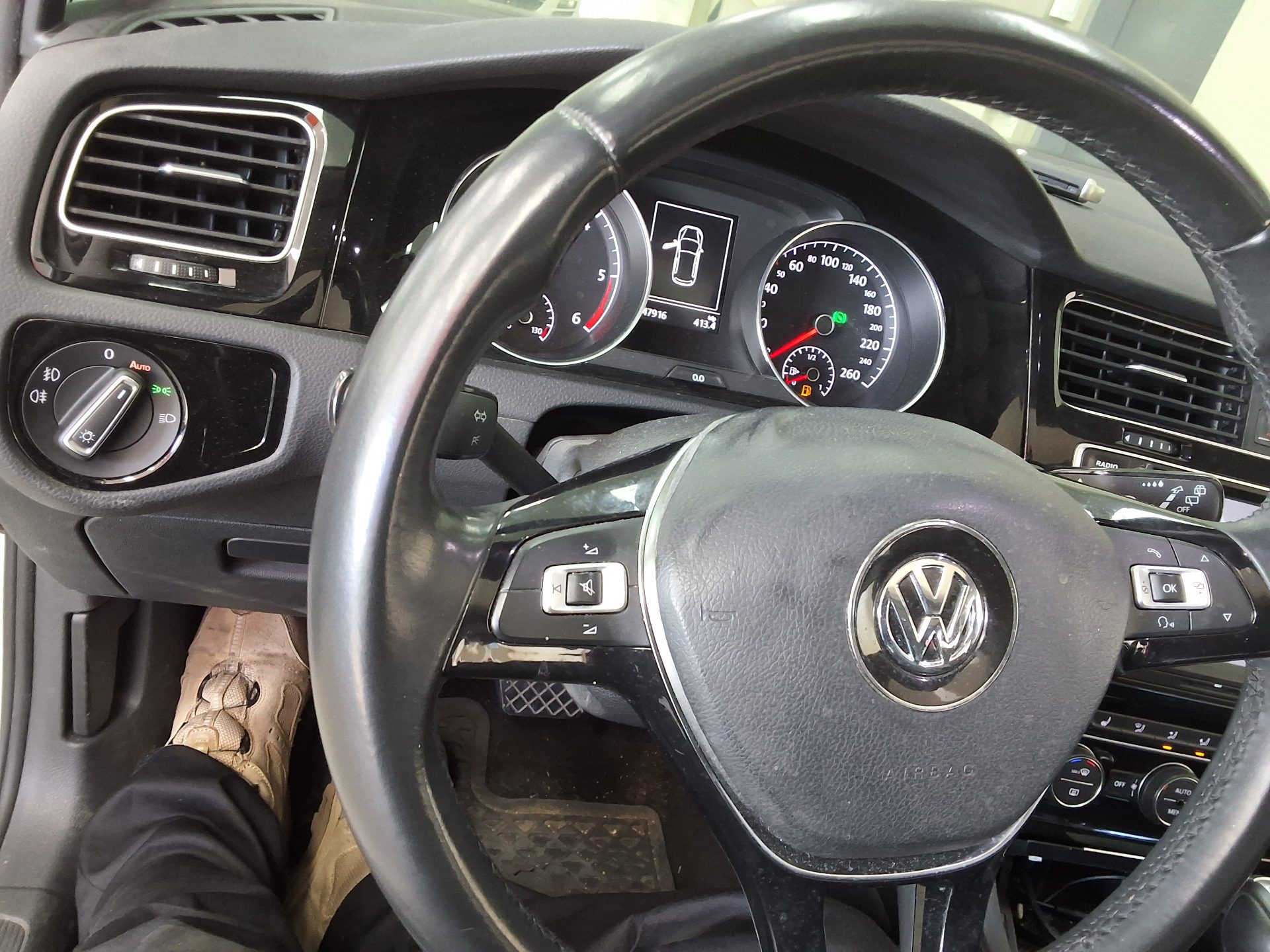 VOLKSWAGEN GOLF (7TH GEN) 2.0 TDI 2016 - zdjęcie 23