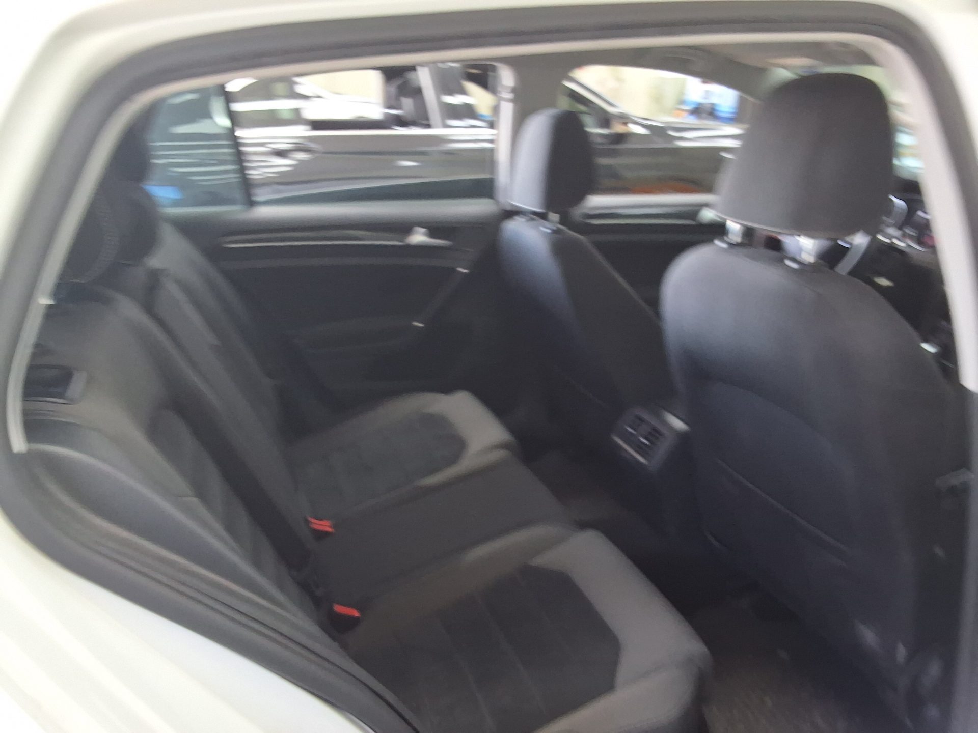 VOLKSWAGEN GOLF (7TH GEN) 2.0 TDI 2016 - zdjęcie 14