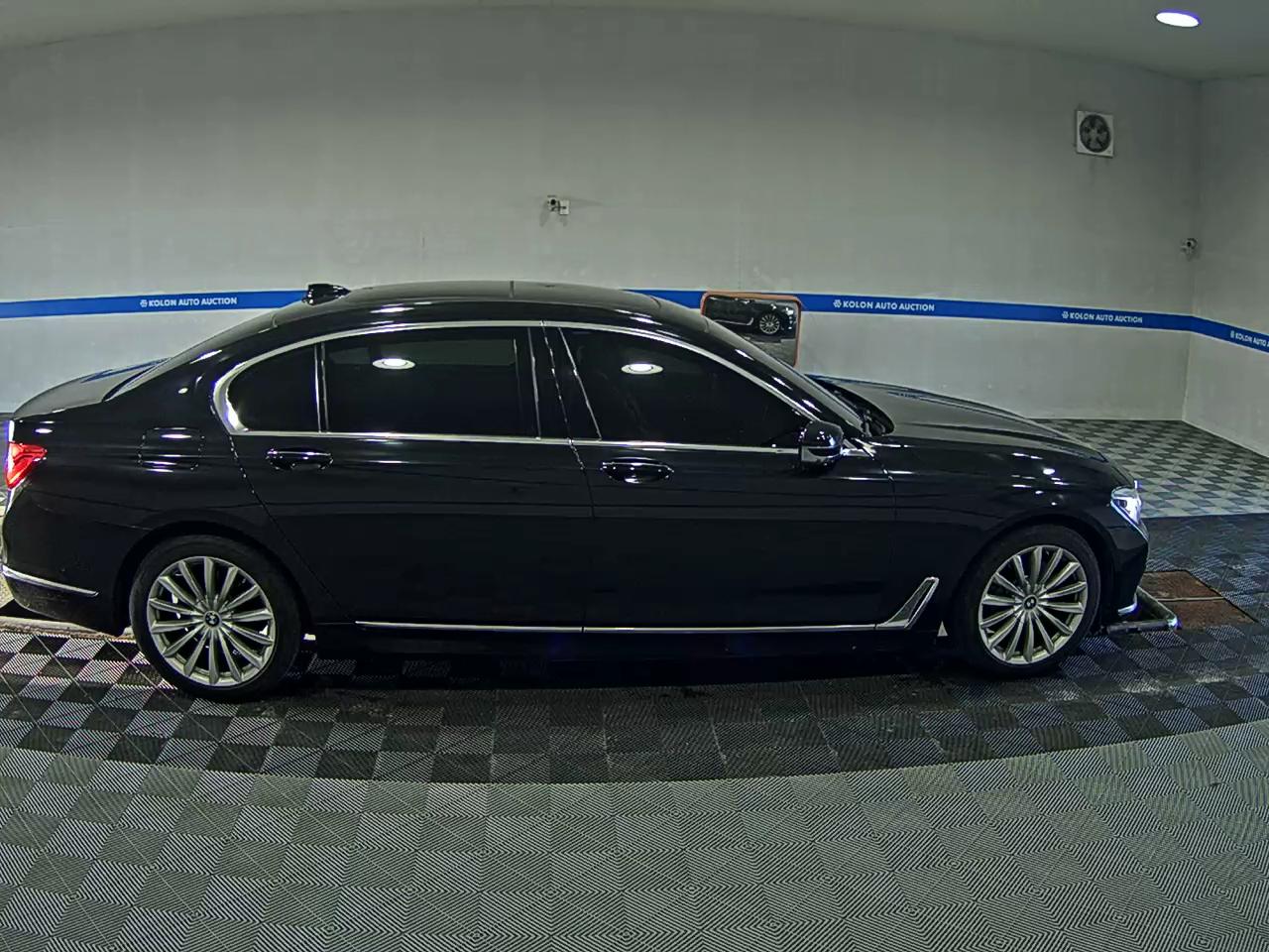 BMW 7 SERIES (6TH GEN) 730Ld xDRIVE 2016 - zdjęcie 4