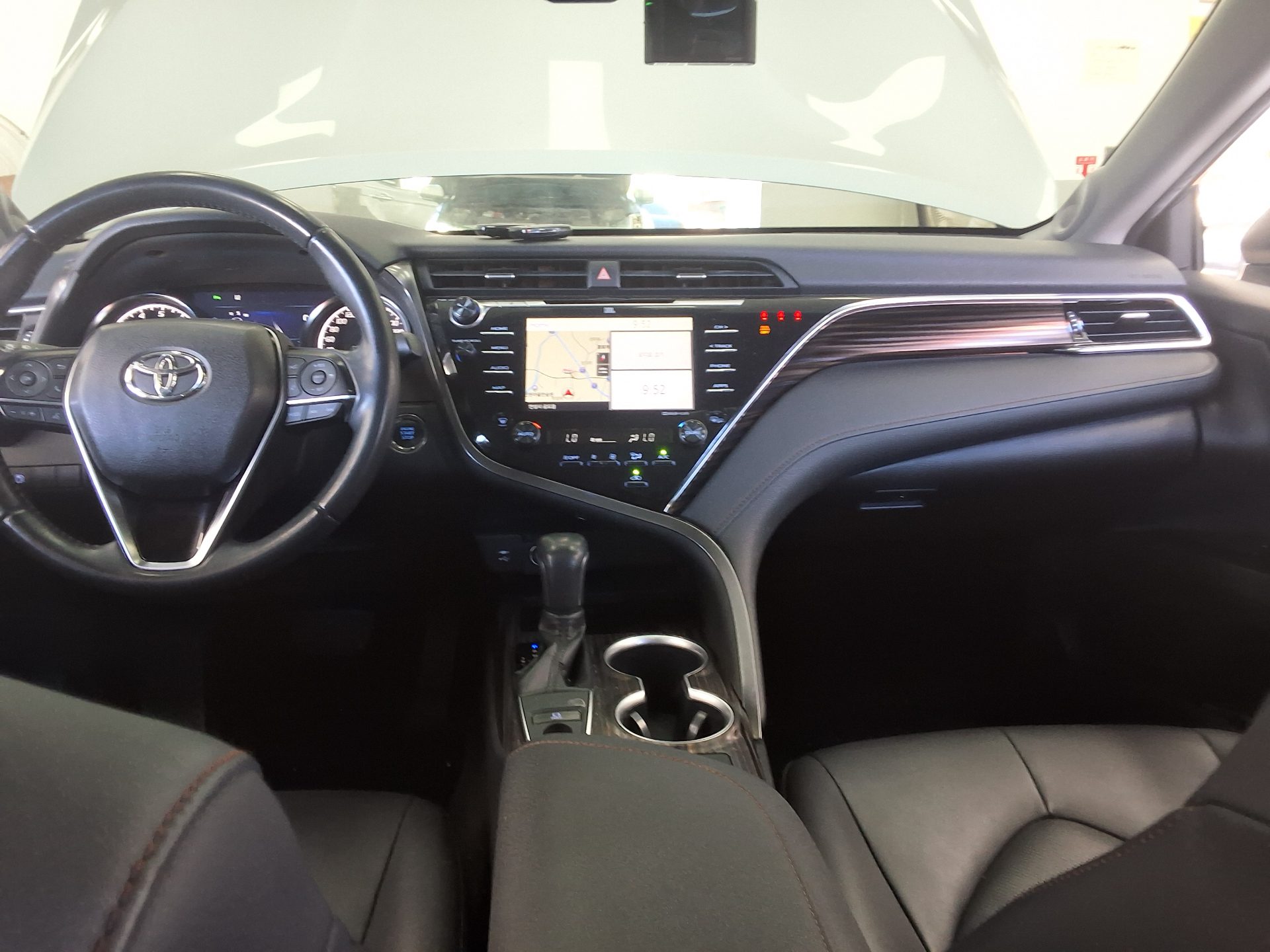 TOYOTA CAMRY (10TH GEN) 2.5 2018 - zdjęcie 11