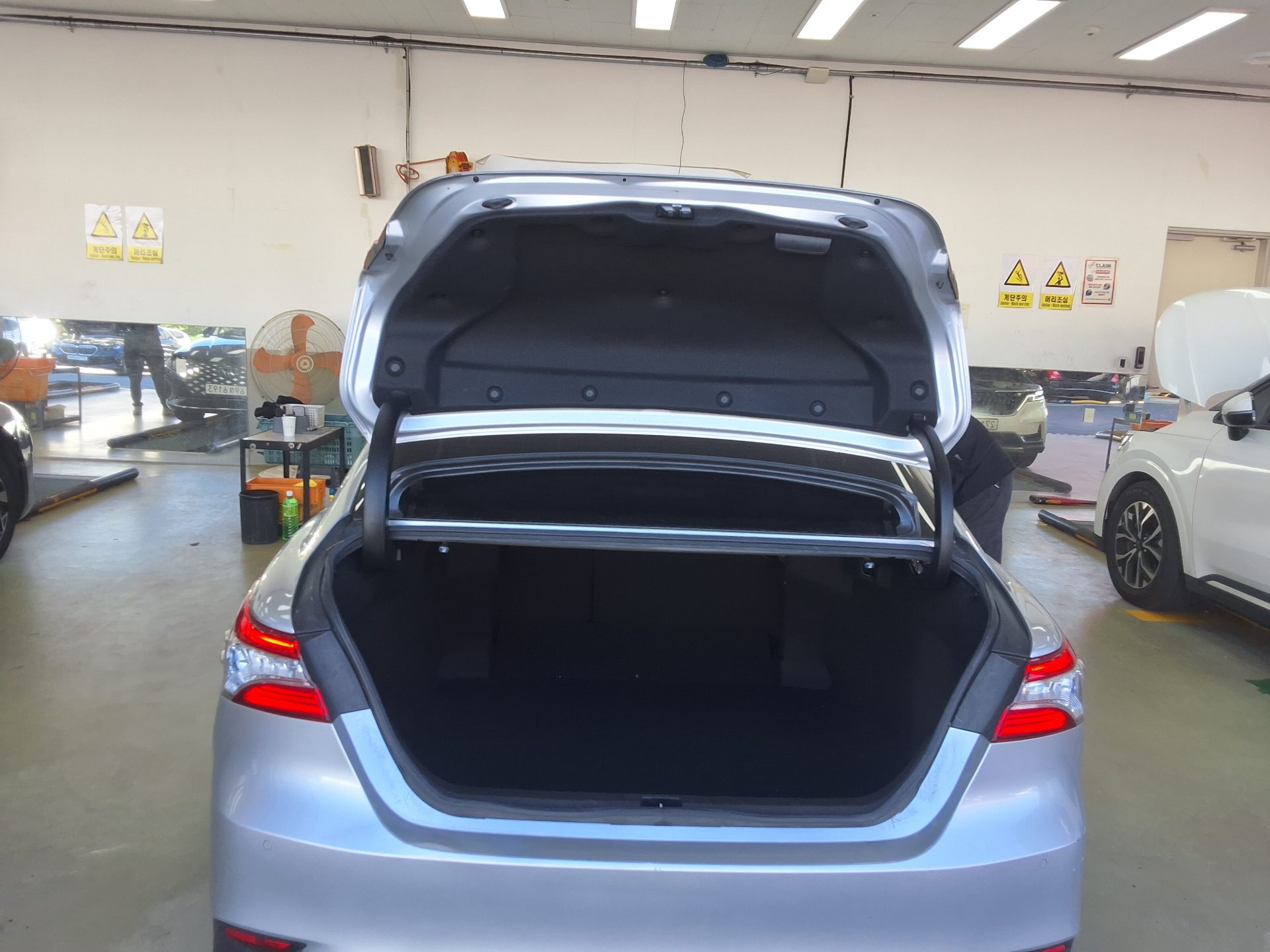 TOYOTA CAMRY (10TH GEN) 2.5 2018 - zdjęcie 15