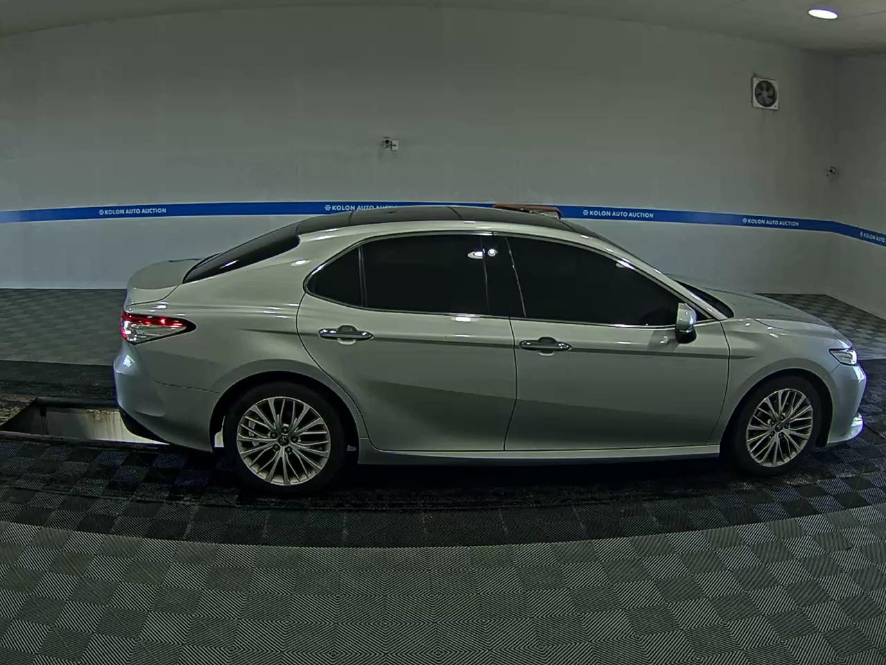 TOYOTA CAMRY (10TH GEN) 2.5 2018 - zdjęcie 4