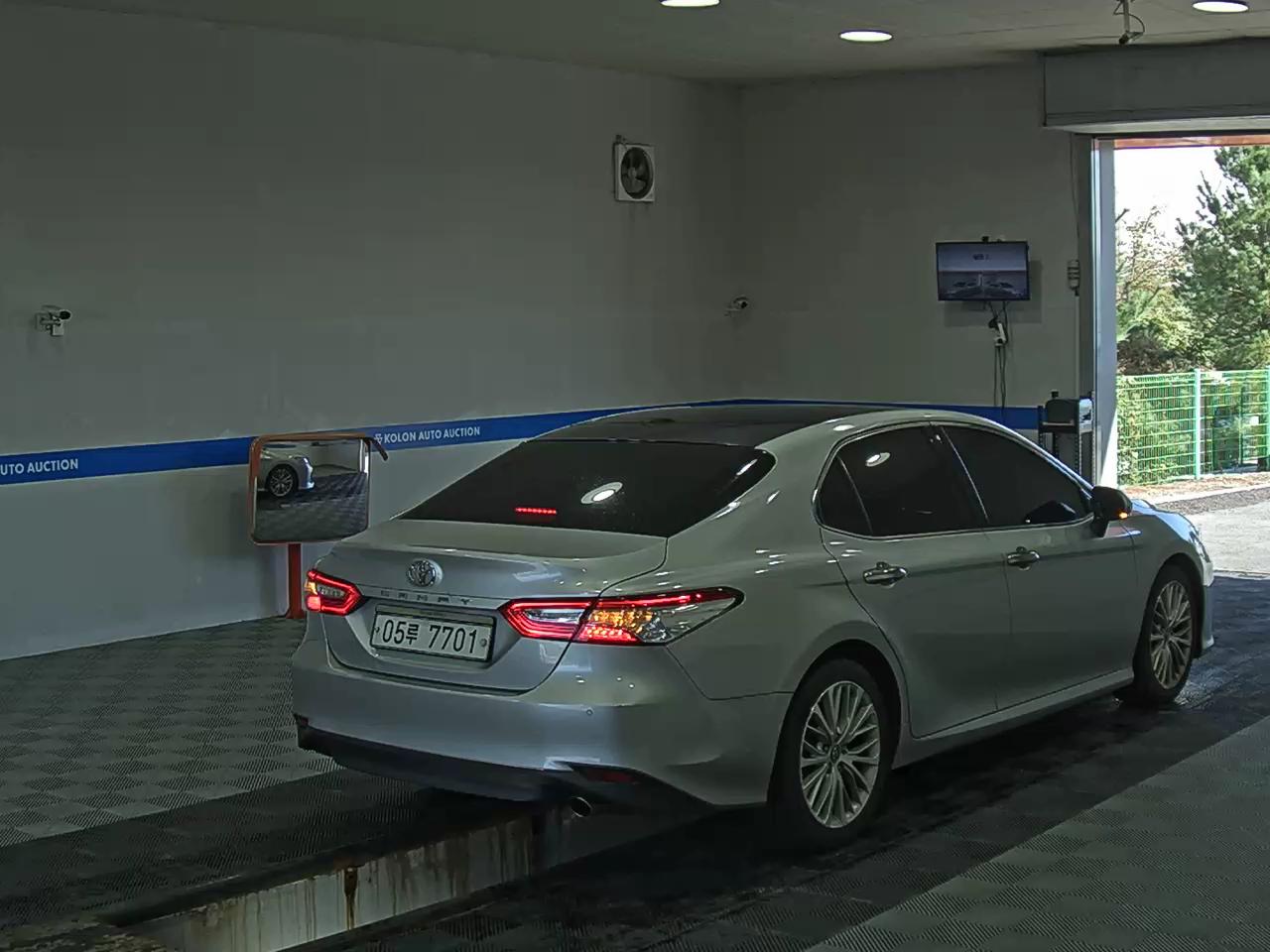 TOYOTA CAMRY (10TH GEN) 2.5 2018 - zdjęcie 5