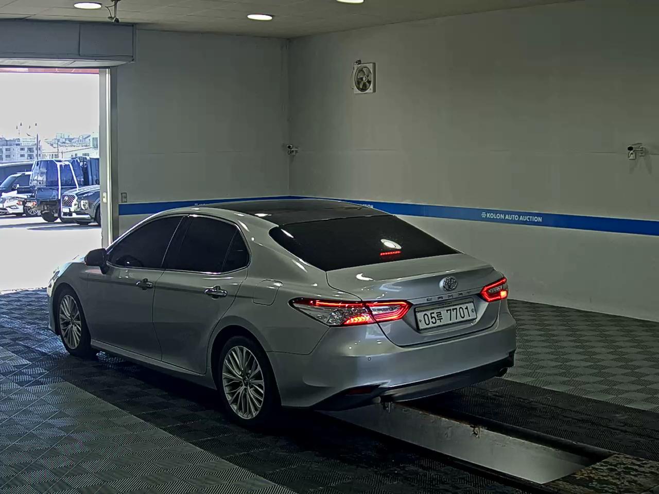TOYOTA CAMRY (10TH GEN) 2.5 2018 - zdjęcie 6