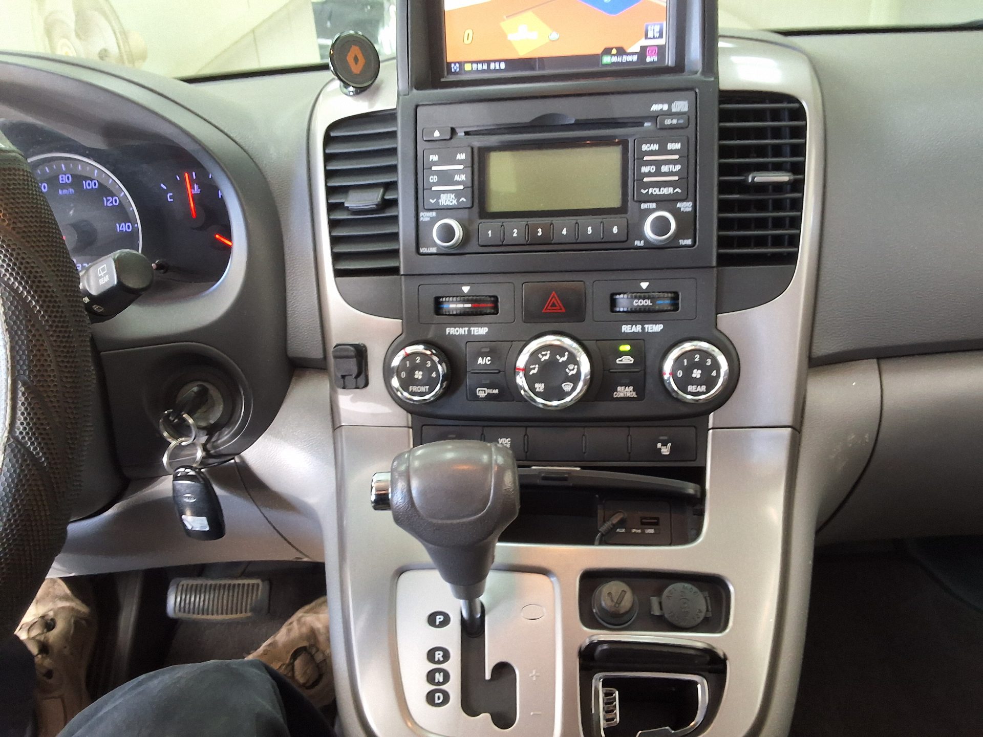 KIA CARNIVAL R 11-SEATER DIESEL GLX PREMIUM MODEL 2014 - zdjęcie 24