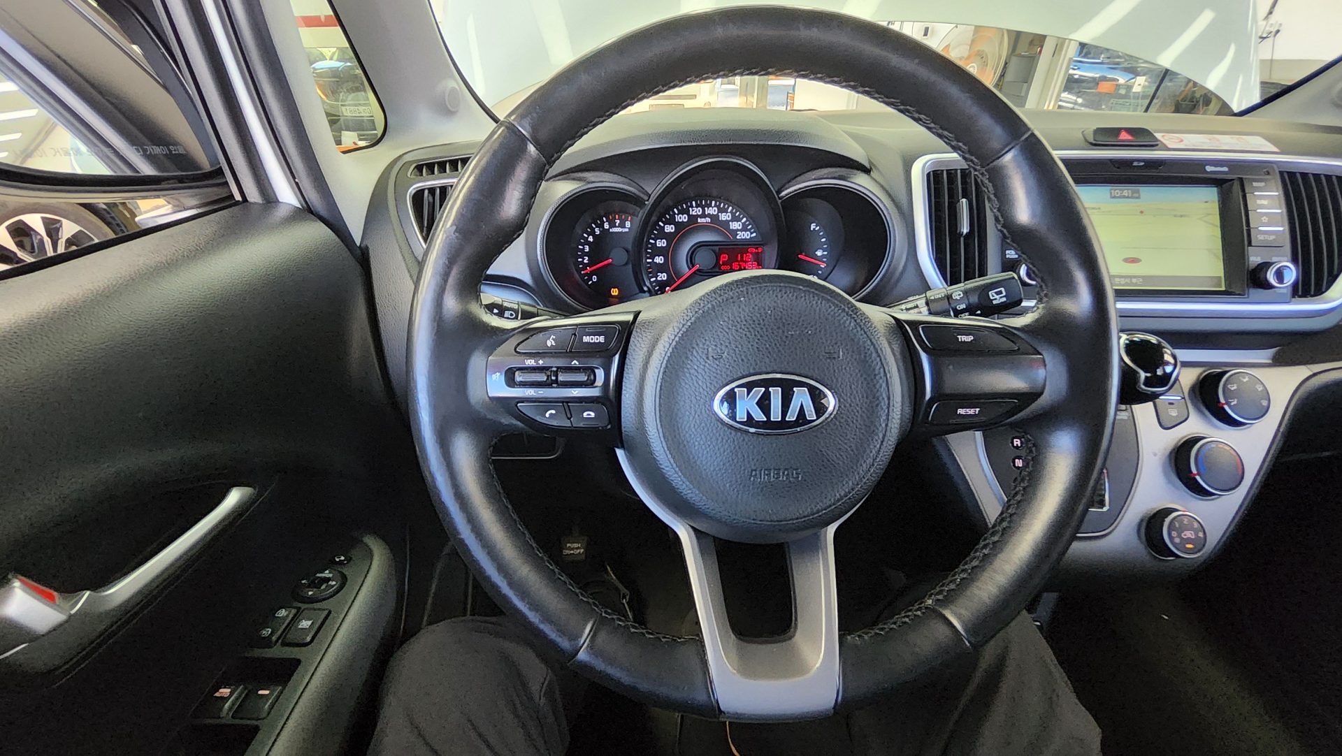 KIA THE NEW RAY 1.0 GASOLINE LUXURY 2019 - zdjęcie 17