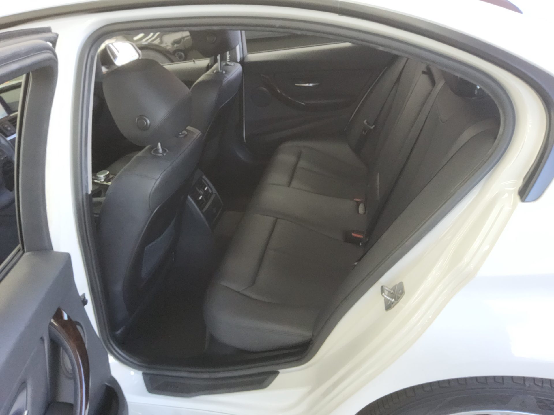 BMW 3 SERIES (6TH GEN) 320d 2015 - zdjęcie 12