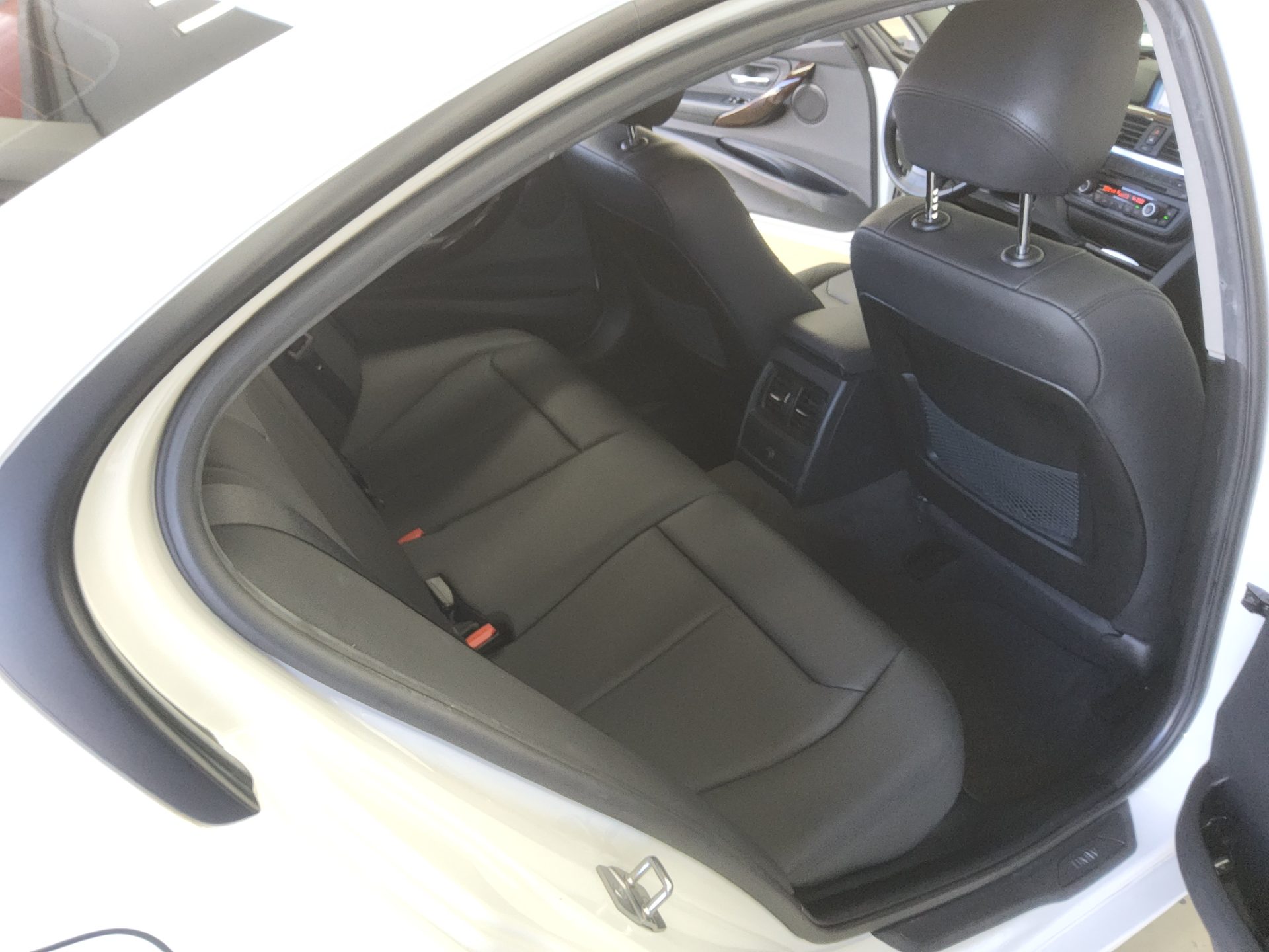 BMW 3 SERIES (6TH GEN) 320d 2015 - zdjęcie 13