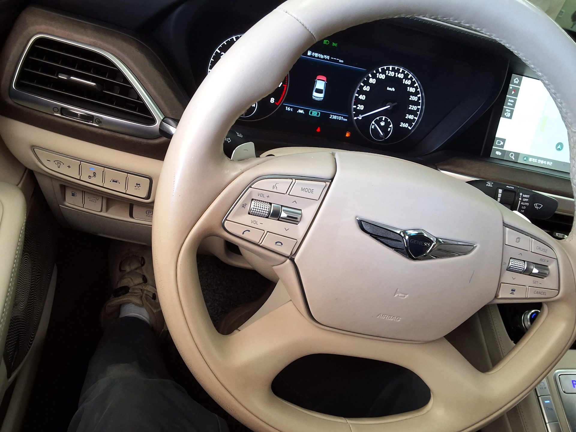 GENESIS G90 5.0 AWD PRESTIGE 2019 - zdjęcie 23