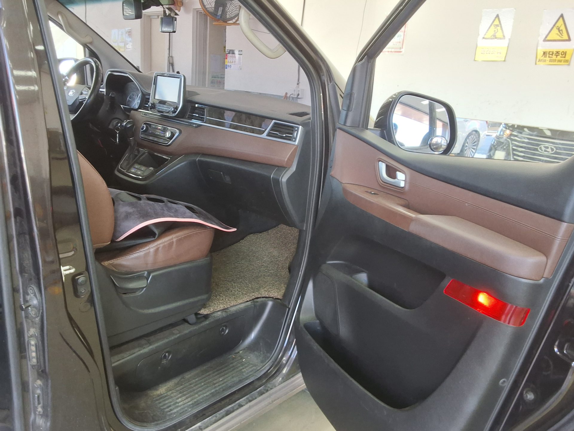 HYUNDAI THE NEW GRAND STAREX 9-SEATER DIESEL EXCLUSIVE 2018 - zdjęcie 14