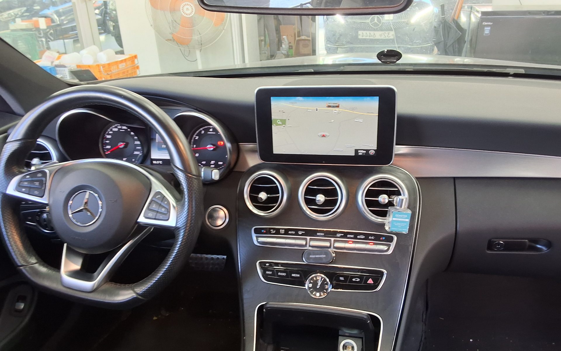 MERCEDES-BENZ C-CLASS (4TH GEN) C200 COUPE 2016 - zdjęcie 11