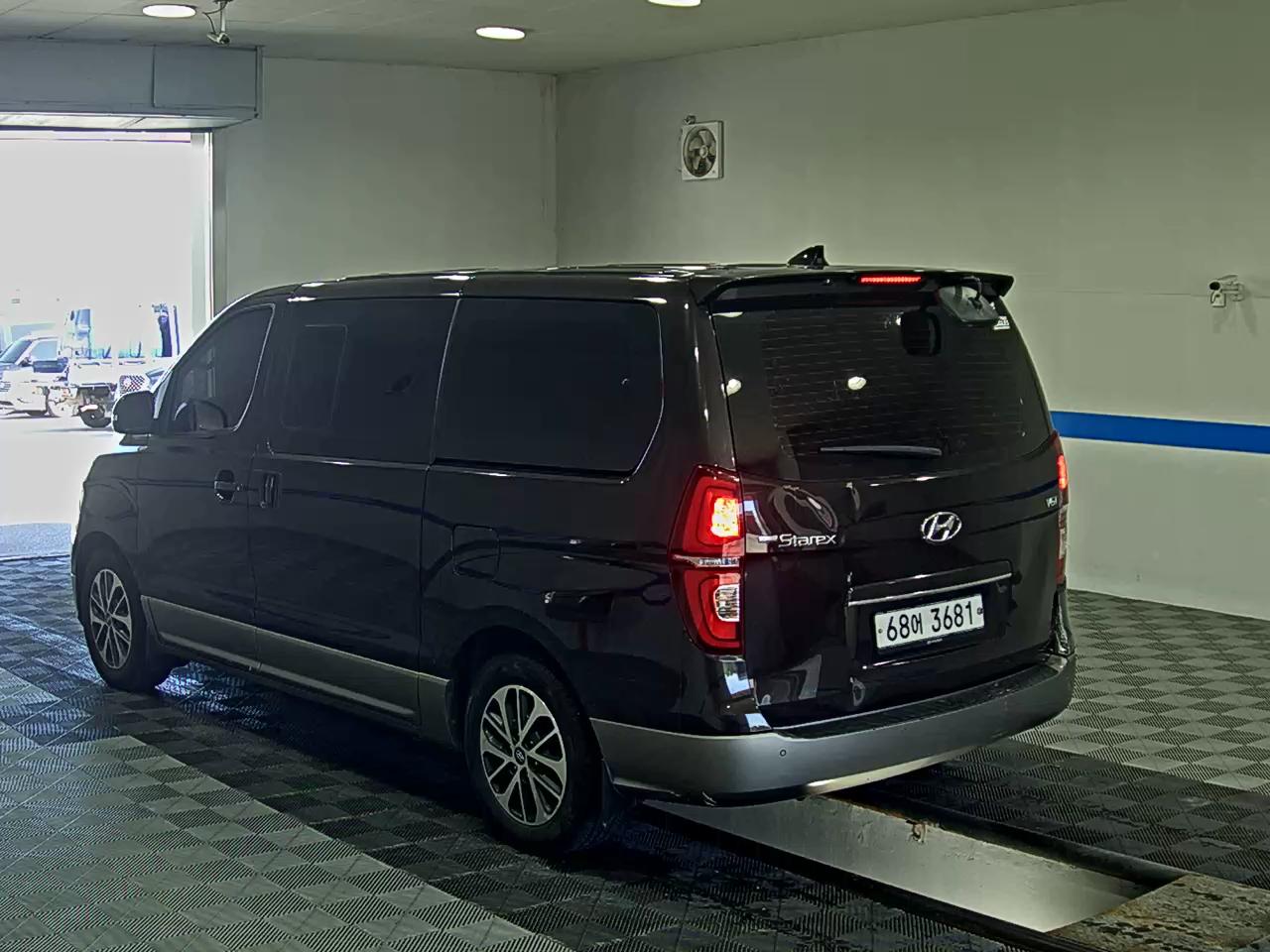 HYUNDAI THE NEW GRAND STAREX 9-SEATER DIESEL EXCLUSIVE 2018 - zdjęcie 6