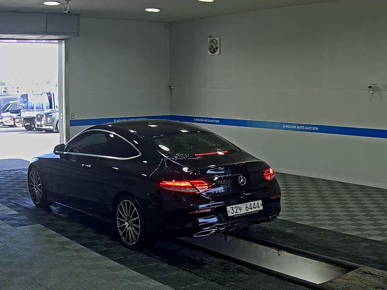 MERCEDES-BENZ C-CLASS (4TH GEN) C200 COUPE 2016 - zdjęcie 6