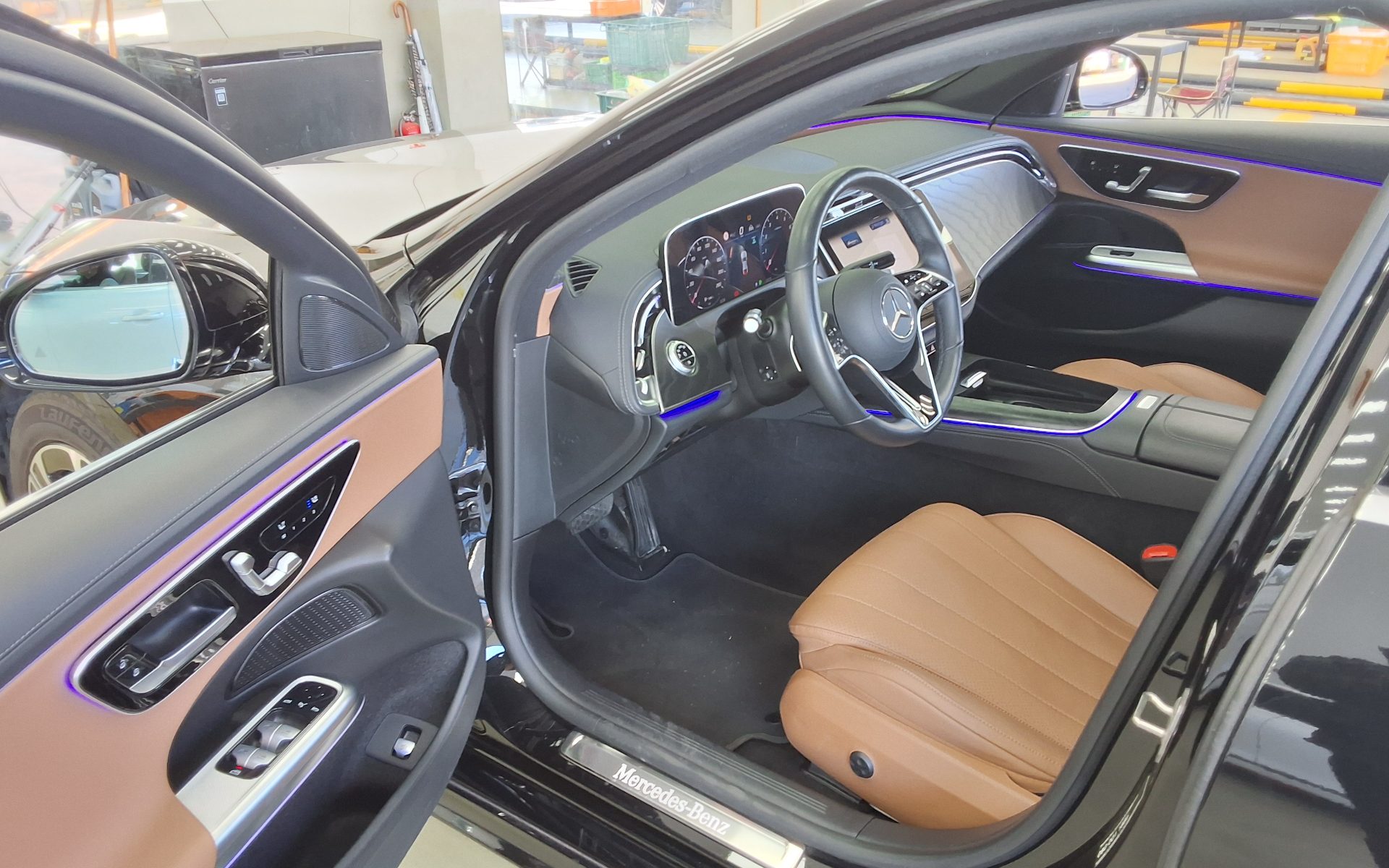 MERCEDES-BENZ E-CLASS (6TH GEN) E200 AVANTGARDE 2024 - zdjęcie 10
