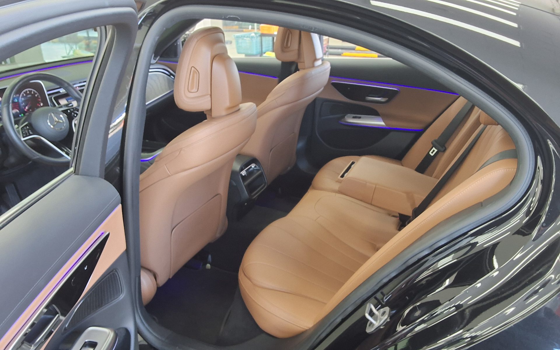 MERCEDES-BENZ E-CLASS (6TH GEN) E200 AVANTGARDE 2024 - zdjęcie 12