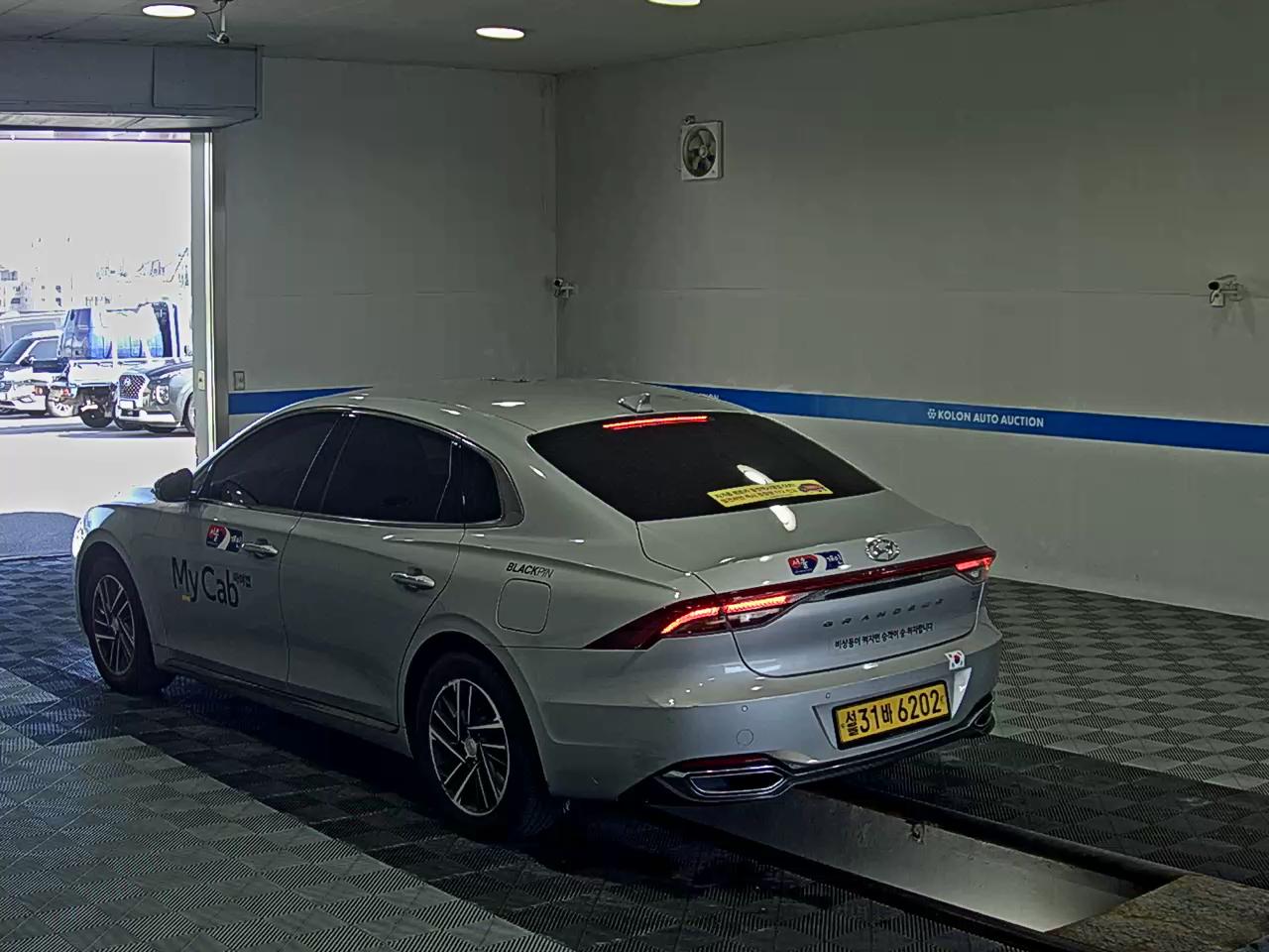 HYUNDAI THE NEW GRANDEUR IG LPi 3.0 BUSINESS DELUXE TYPE 2022 - zdjęcie 6