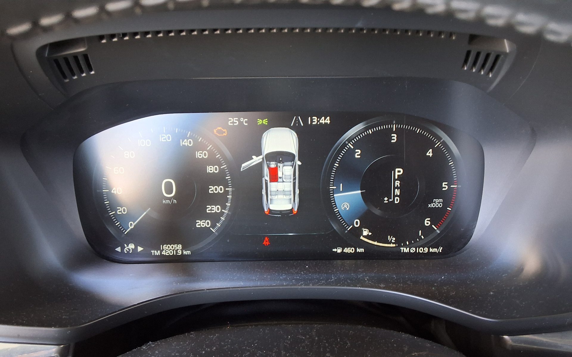 VOLVO XC60 (2ND GEN) D4 AWD INSCRIPTION 2018 - zdjęcie 9