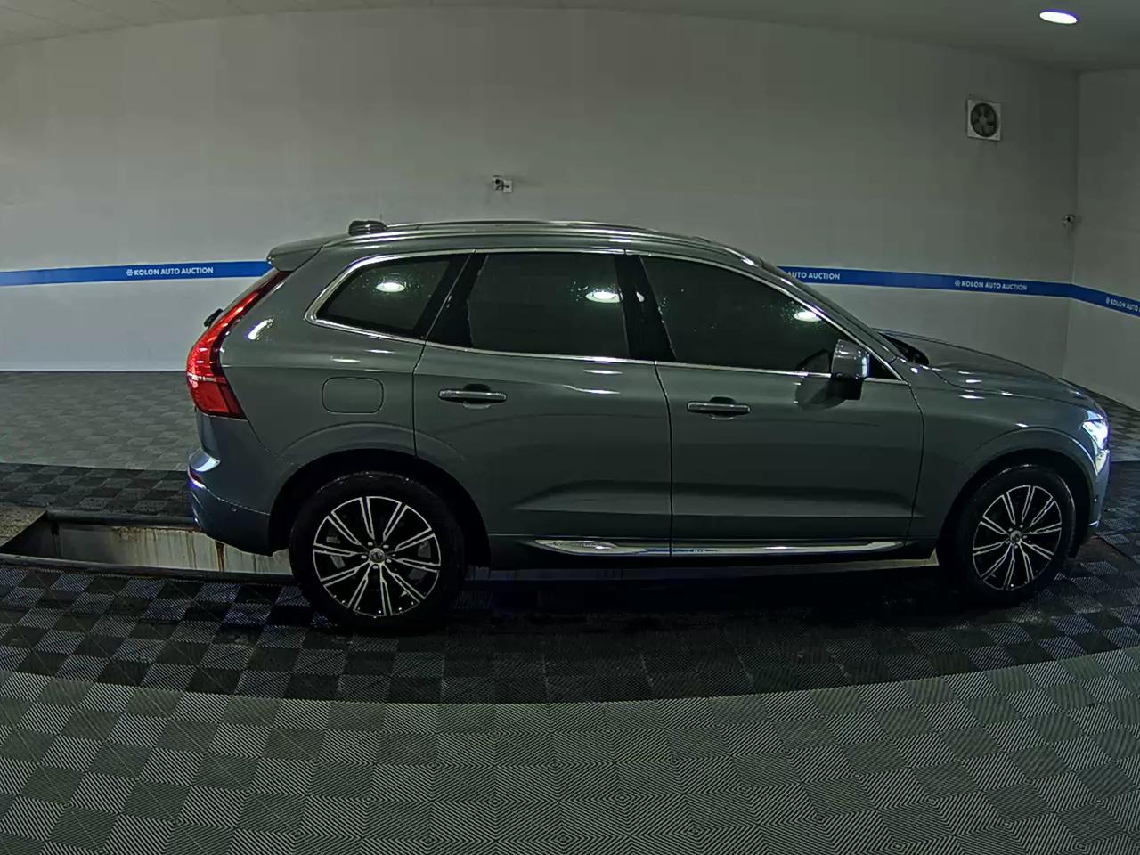 VOLVO XC60 (2ND GEN) D4 AWD INSCRIPTION 2018 - zdjęcie 4