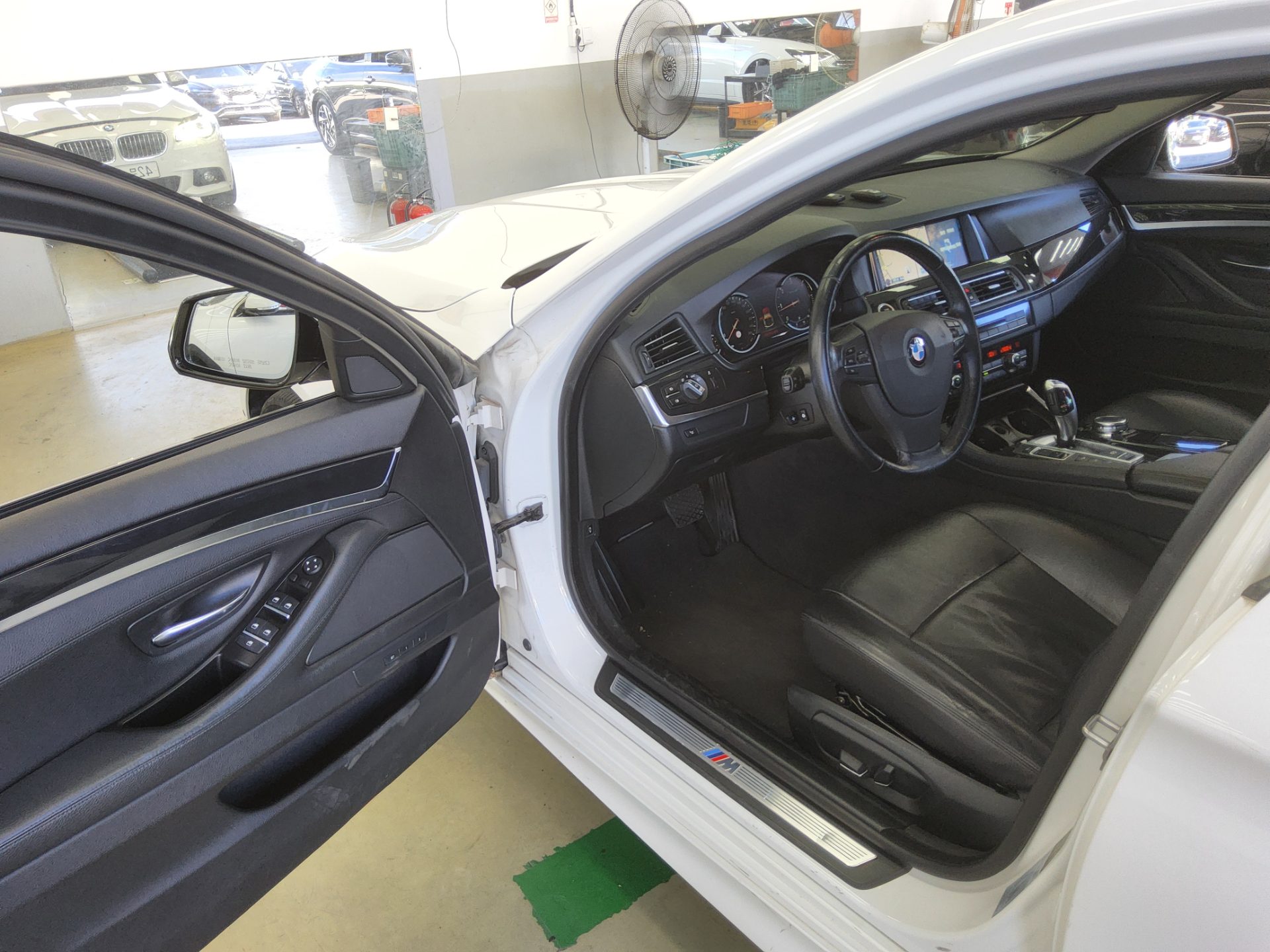 BMW 5 SERIES (6TH GEN) 520d xDRIVE M AERODYNAMIC 2016 - zdjęcie 10