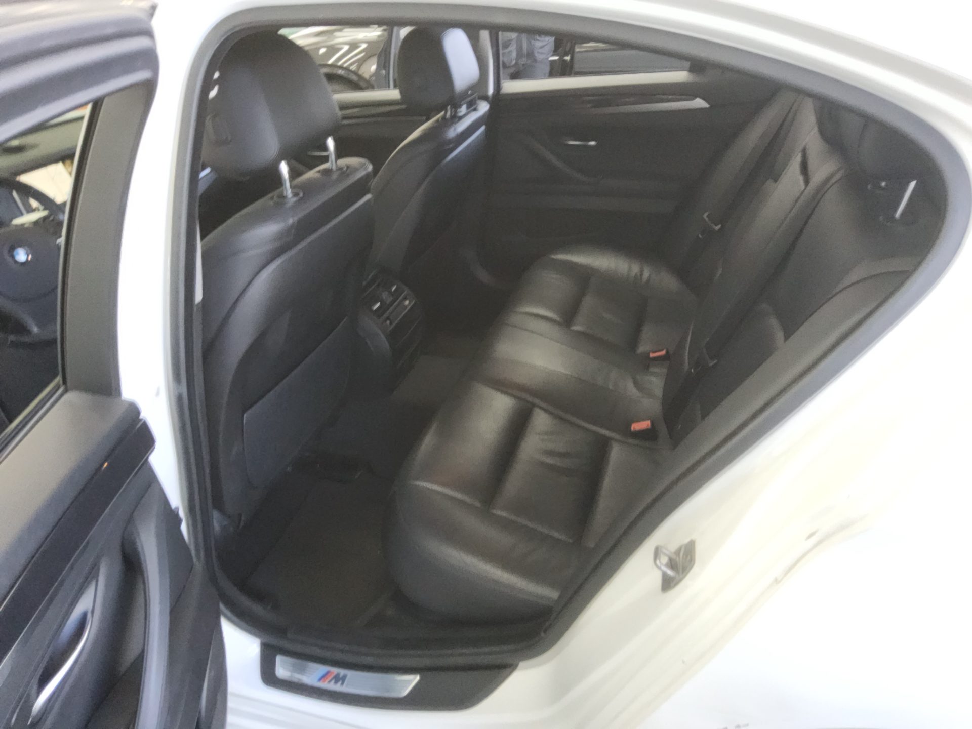 BMW 5 SERIES (6TH GEN) 520d xDRIVE M AERODYNAMIC 2016 - zdjęcie 12