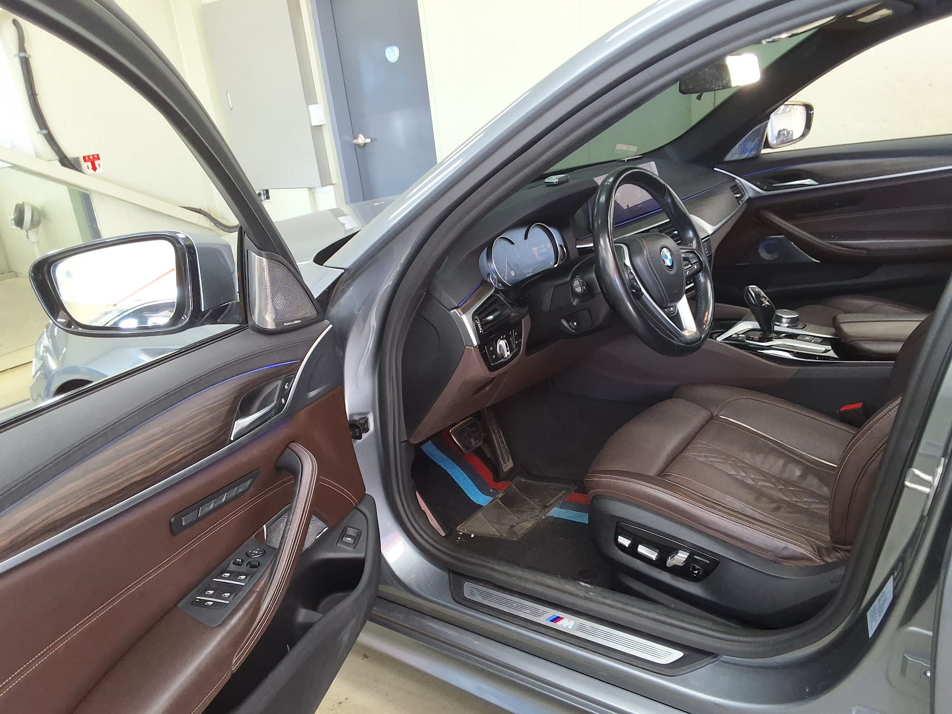 BMW 5 SERIES (7TH GEN) 520d M SPORT PACK PLUS 2017 - zdjęcie 11