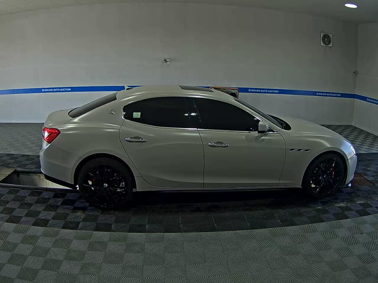 MASERATI GHIBLI (3RD GEN) 3.0S Q4 2014 - zdjęcie 4