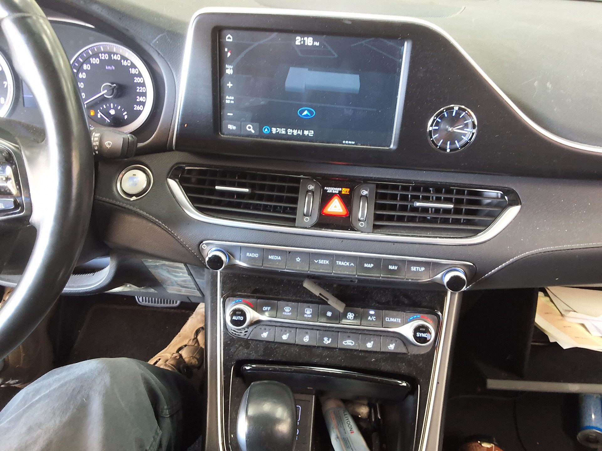 HYUNDAI GRANDEUR IG 2.4 GDi PREMIUM 2019 - zdjęcie 23