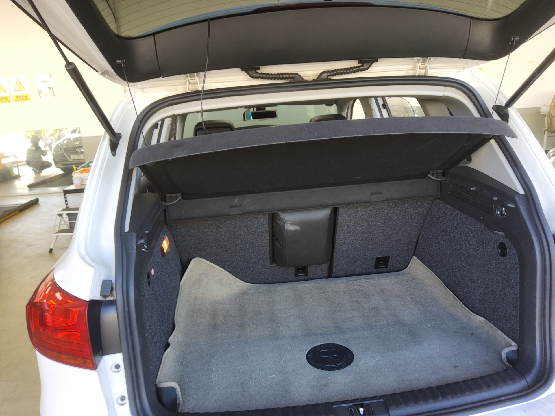 VOLKSWAGEN TIGUAN 2.0 TDI BLUEMOTION PREMIUM 2013 - zdjęcie 15