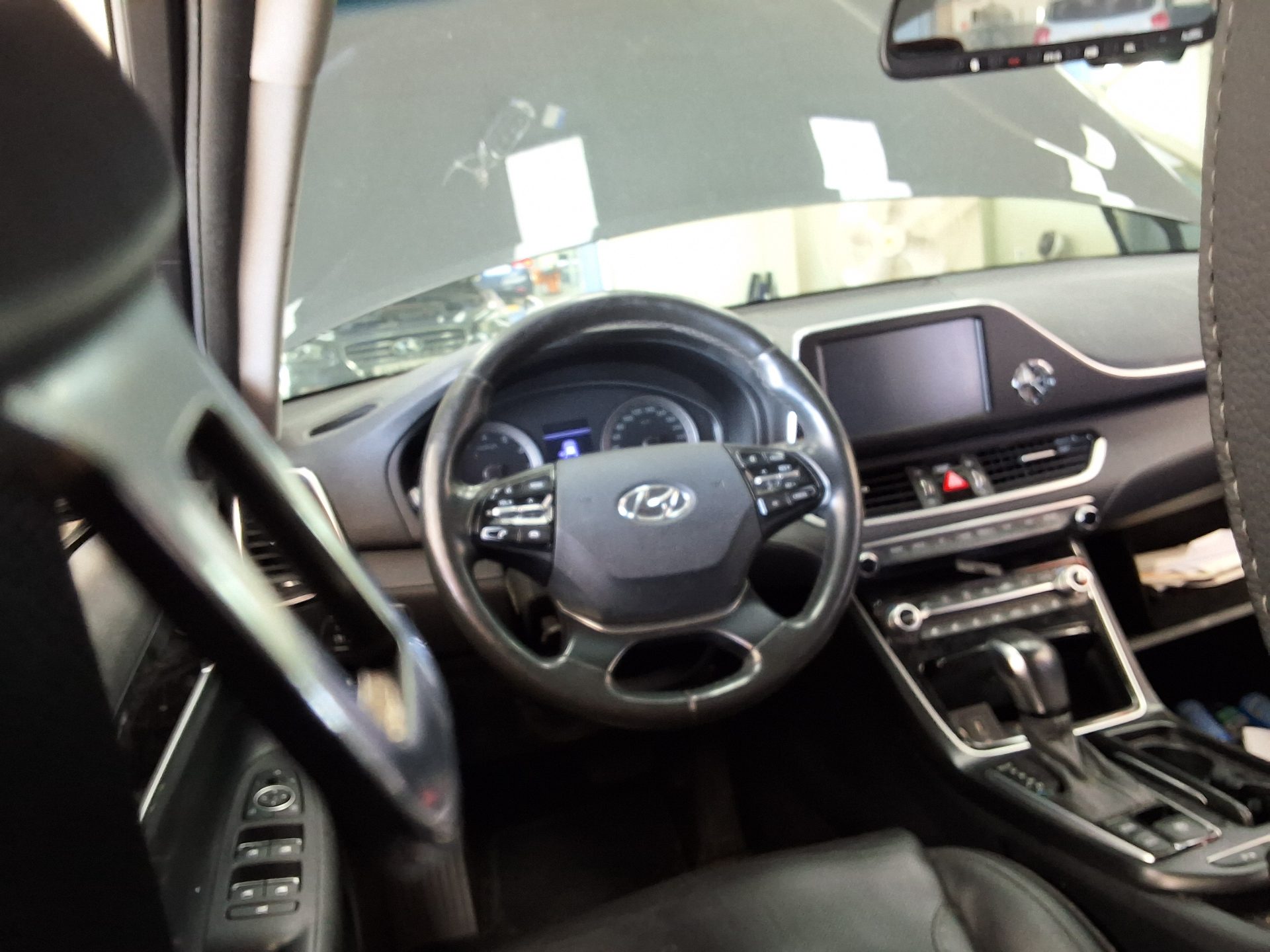 HYUNDAI GRANDEUR IG 2.4 GDi PREMIUM 2019 - zdjęcie 12