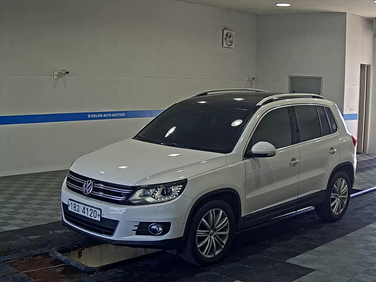 VOLKSWAGEN TIGUAN 2.0 TDI BLUEMOTION PREMIUM 2013 - zdjęcie 2