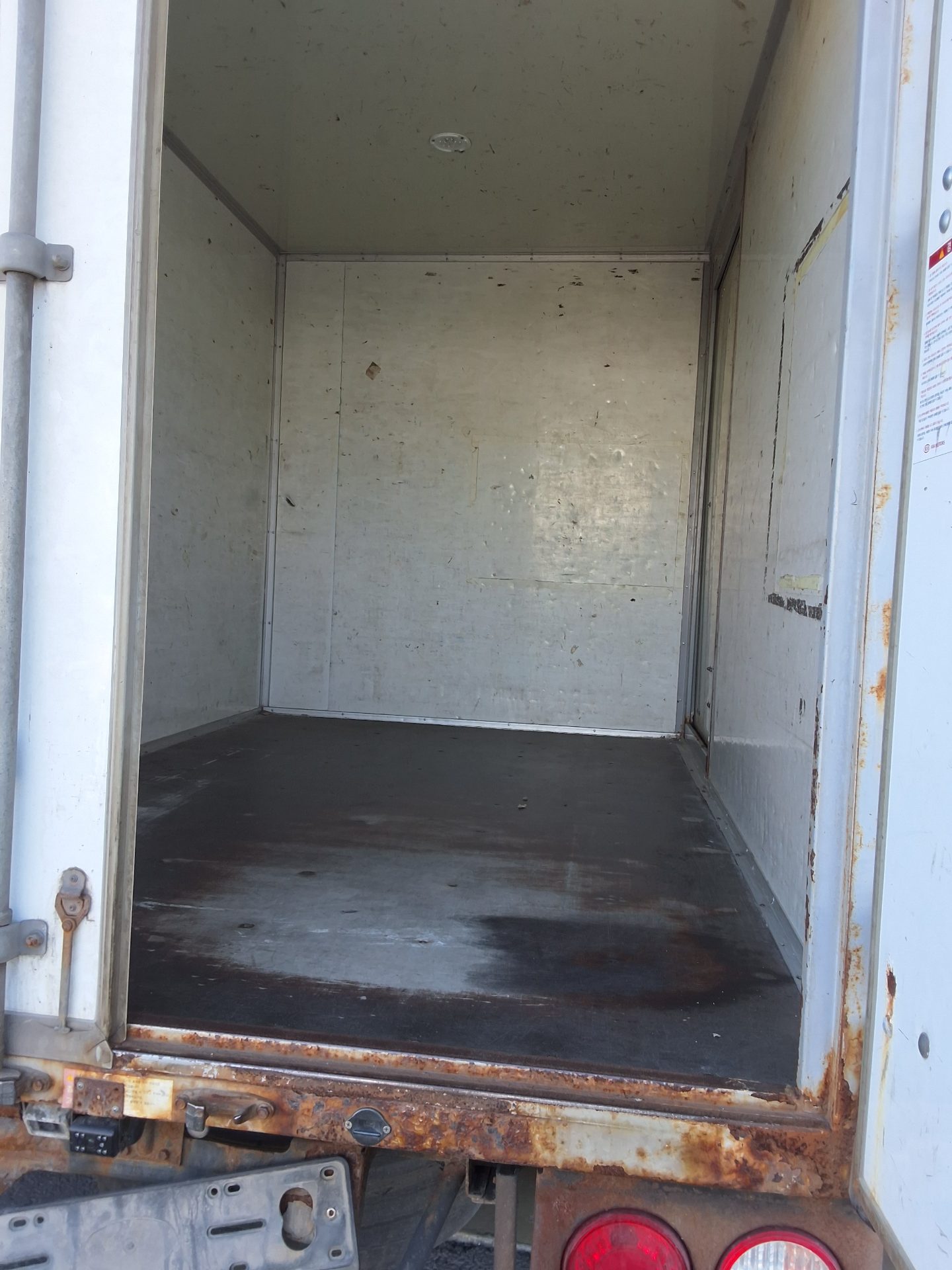 KIA BONGO III CARGO BUILT-IN BOX TRUCK 1 TON KING CAB 2018 - zdjęcie 13