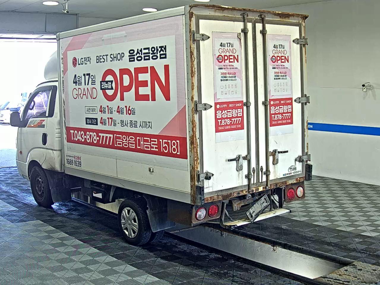 KIA BONGO III CARGO BUILT-IN BOX TRUCK 1 TON KING CAB 2018 - zdjęcie 6