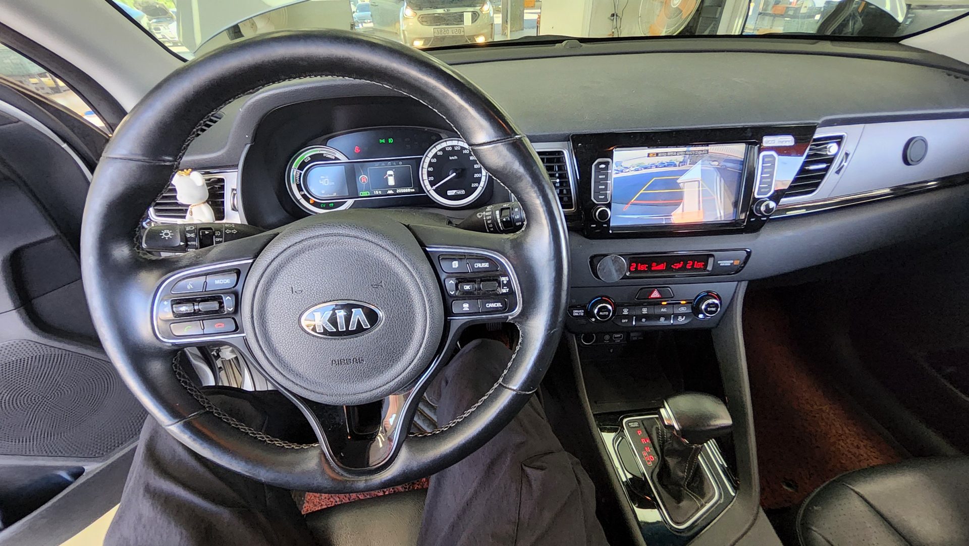 KIA NIRO 1.6 HYBRID PRESTIGE 2017 - zdjęcie 19