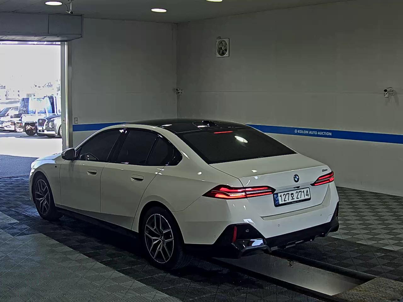 BMW 5 SERIES (8TH GEN) 520i M SPORT PACK 2024 - zdjęcie 6