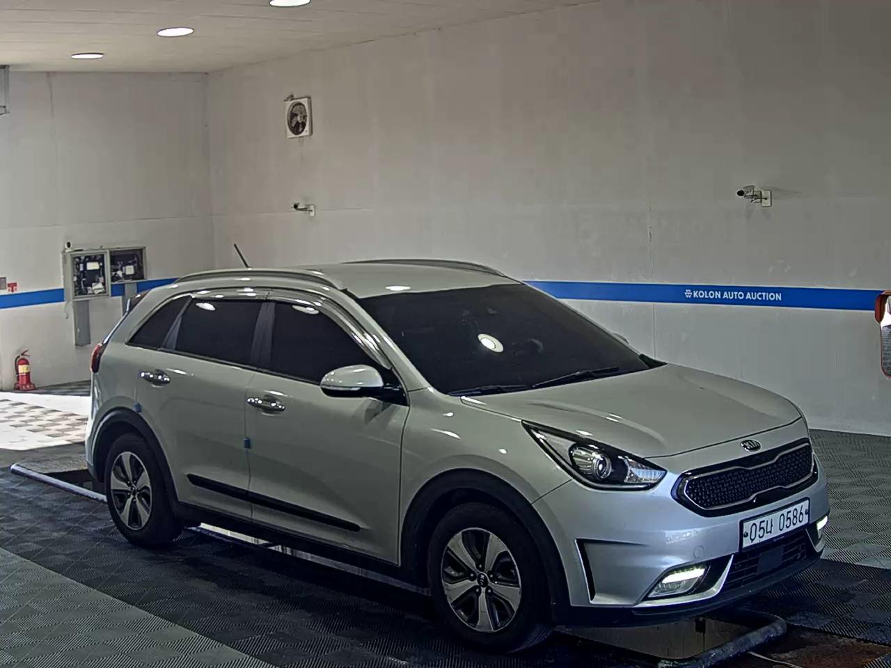 KIA NIRO 1.6 HYBRID PRESTIGE 2017 - zdjęcie 3