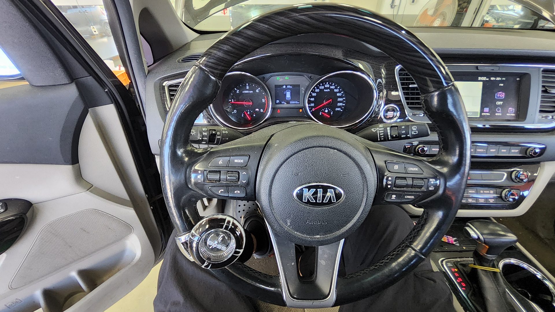 KIA THE NEW CARNIVAL 9-SEATER DIESEL NOBLESSE SPECIAL 2019 - zdjęcie 17