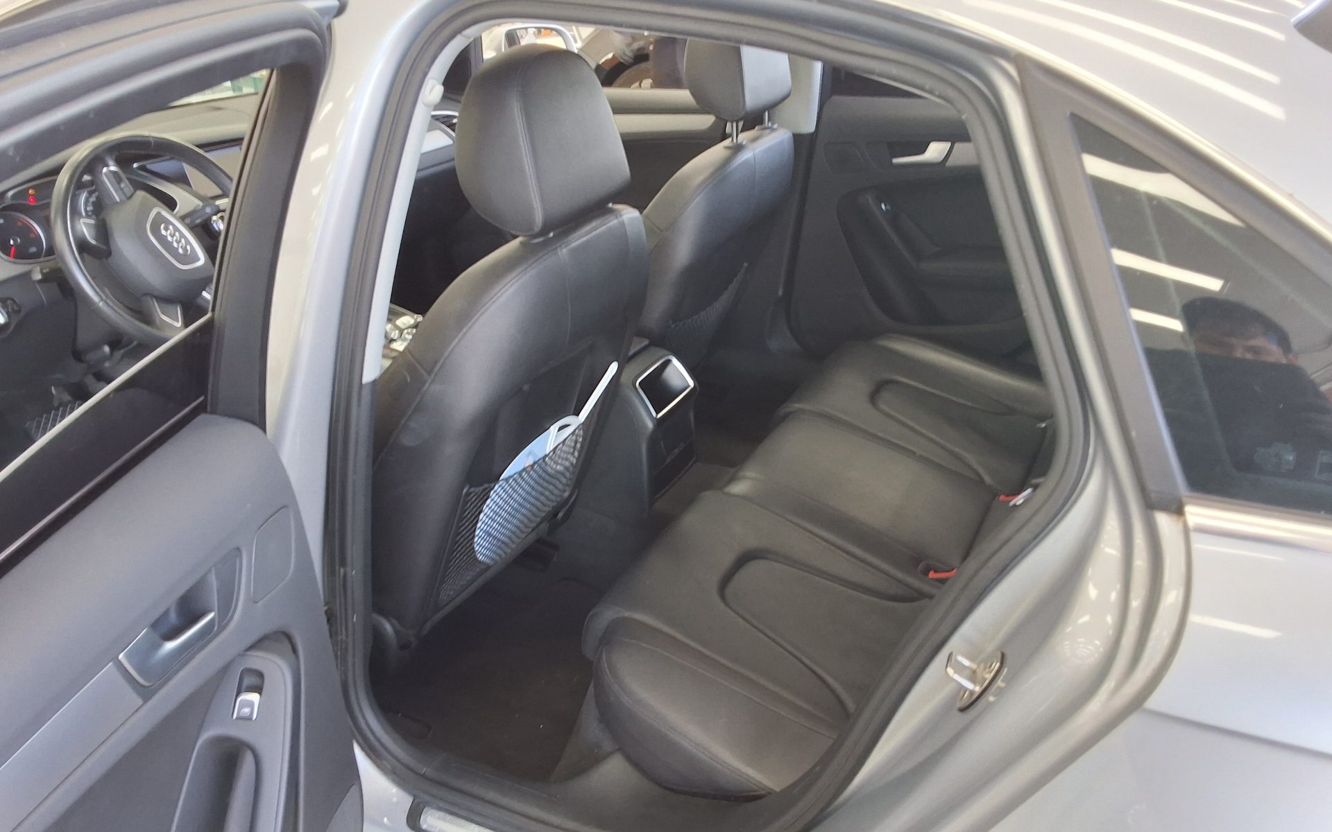 AUDI A4 (4TH GEN) 30 TDI 2015 - zdjęcie 12