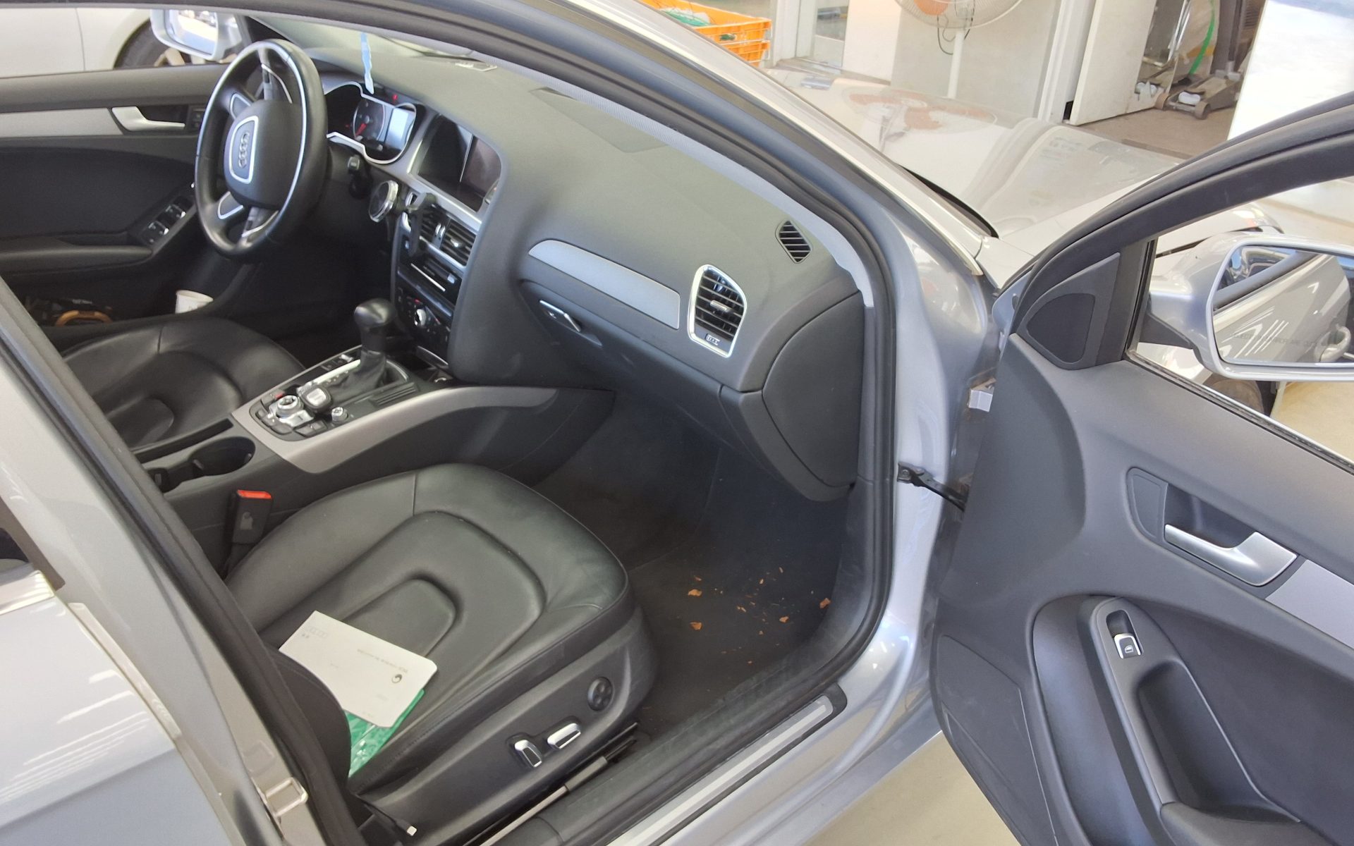 AUDI A4 (4TH GEN) 30 TDI 2015 - zdjęcie 14