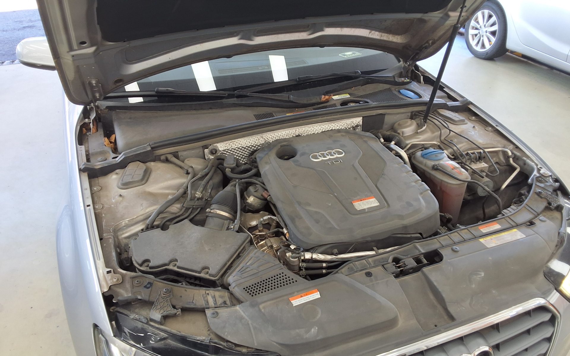 AUDI A4 (4TH GEN) 30 TDI 2015 - zdjęcie 21
