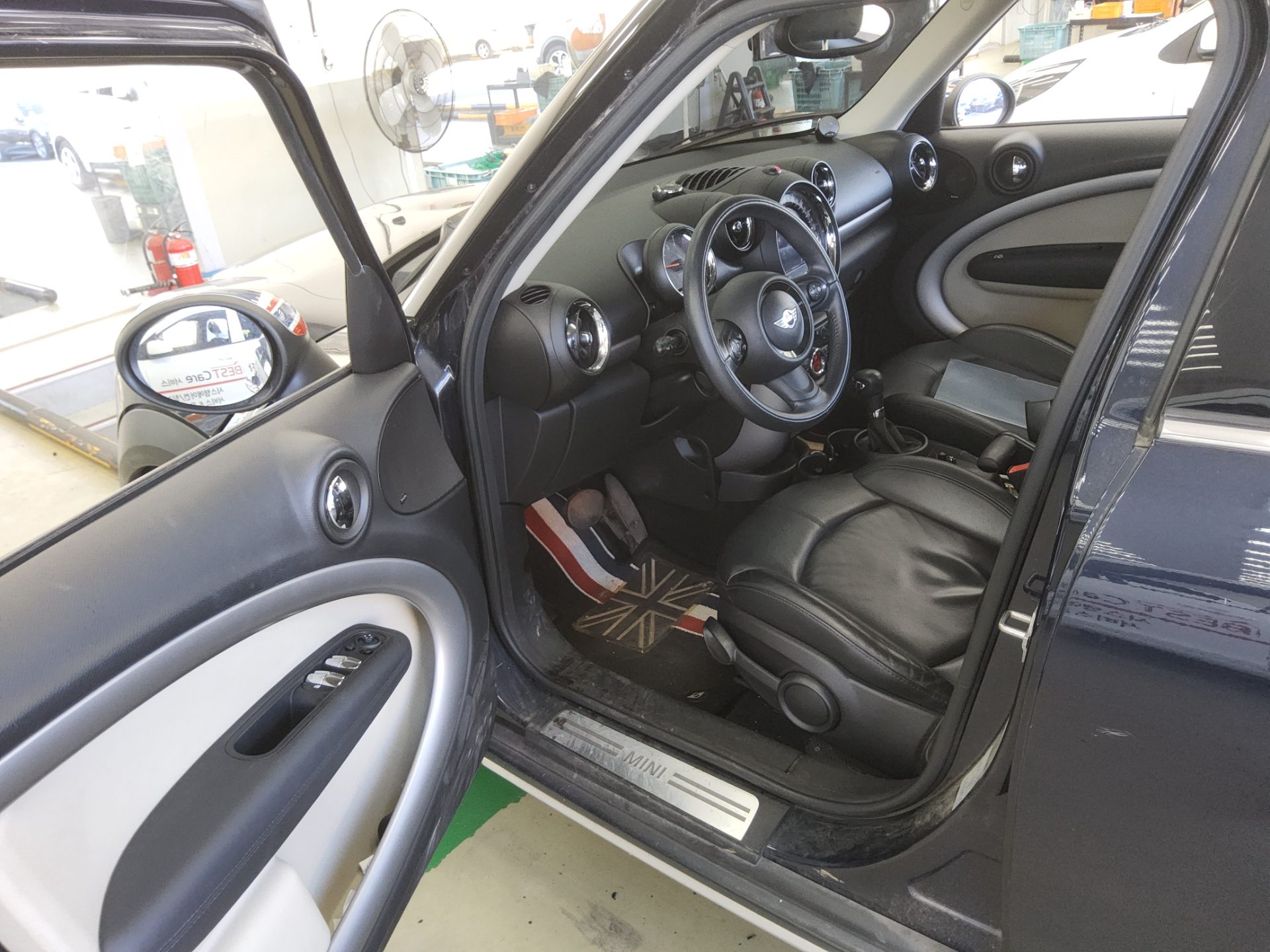 MINI COUNTRYMAN 2.0 D ALL4 2015 - zdjęcie 10