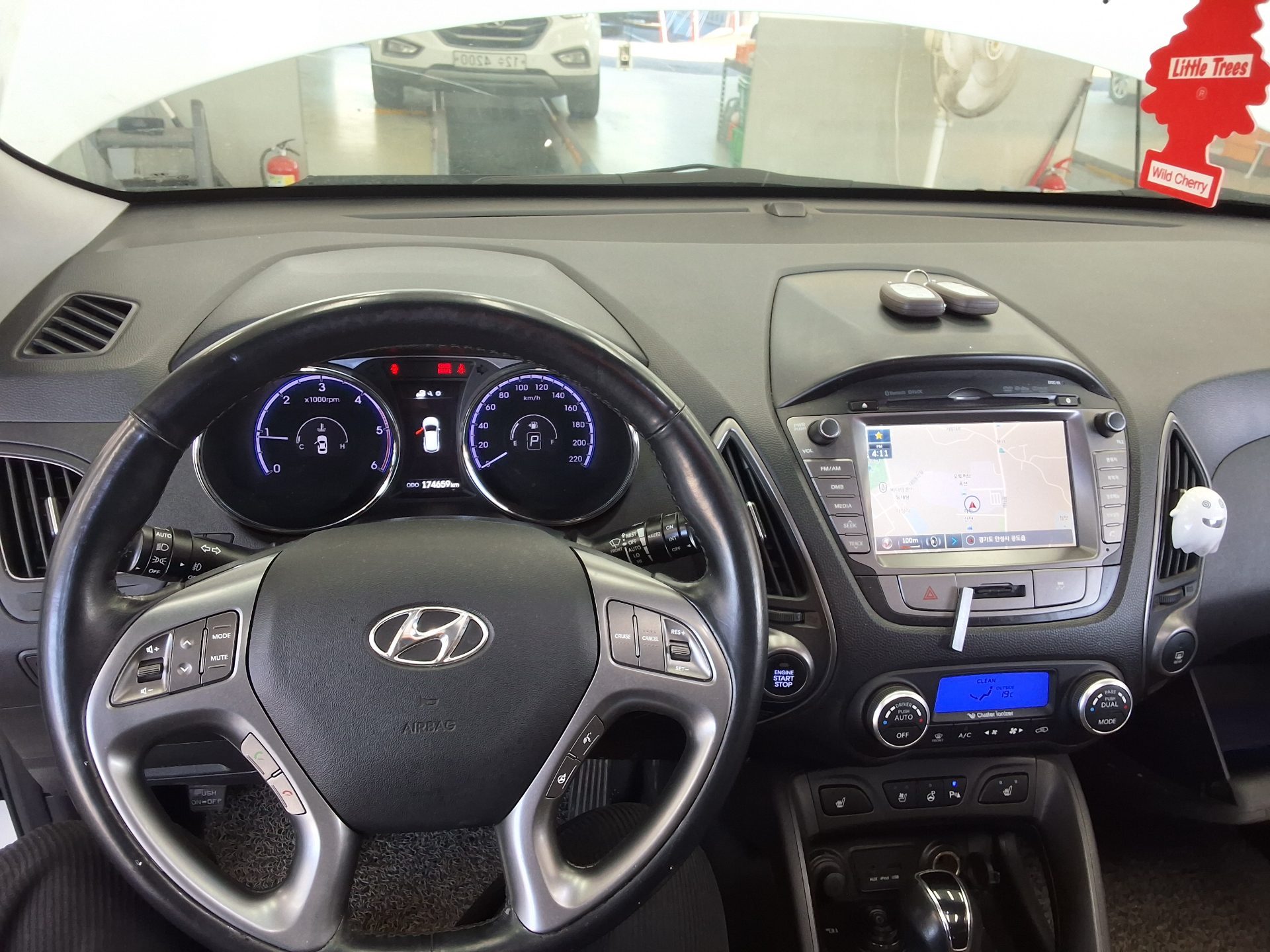 HYUNDAI NEW TUCSON ix DIESEL R2.0 4WD PREMIUM 2014 - zdjęcie 17