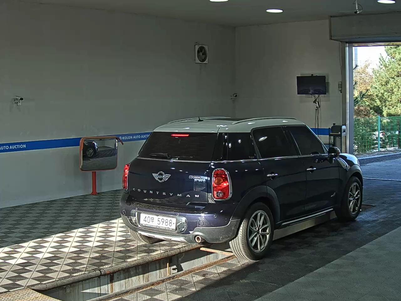 MINI COUNTRYMAN 2.0 D ALL4 2015 - zdjęcie 5