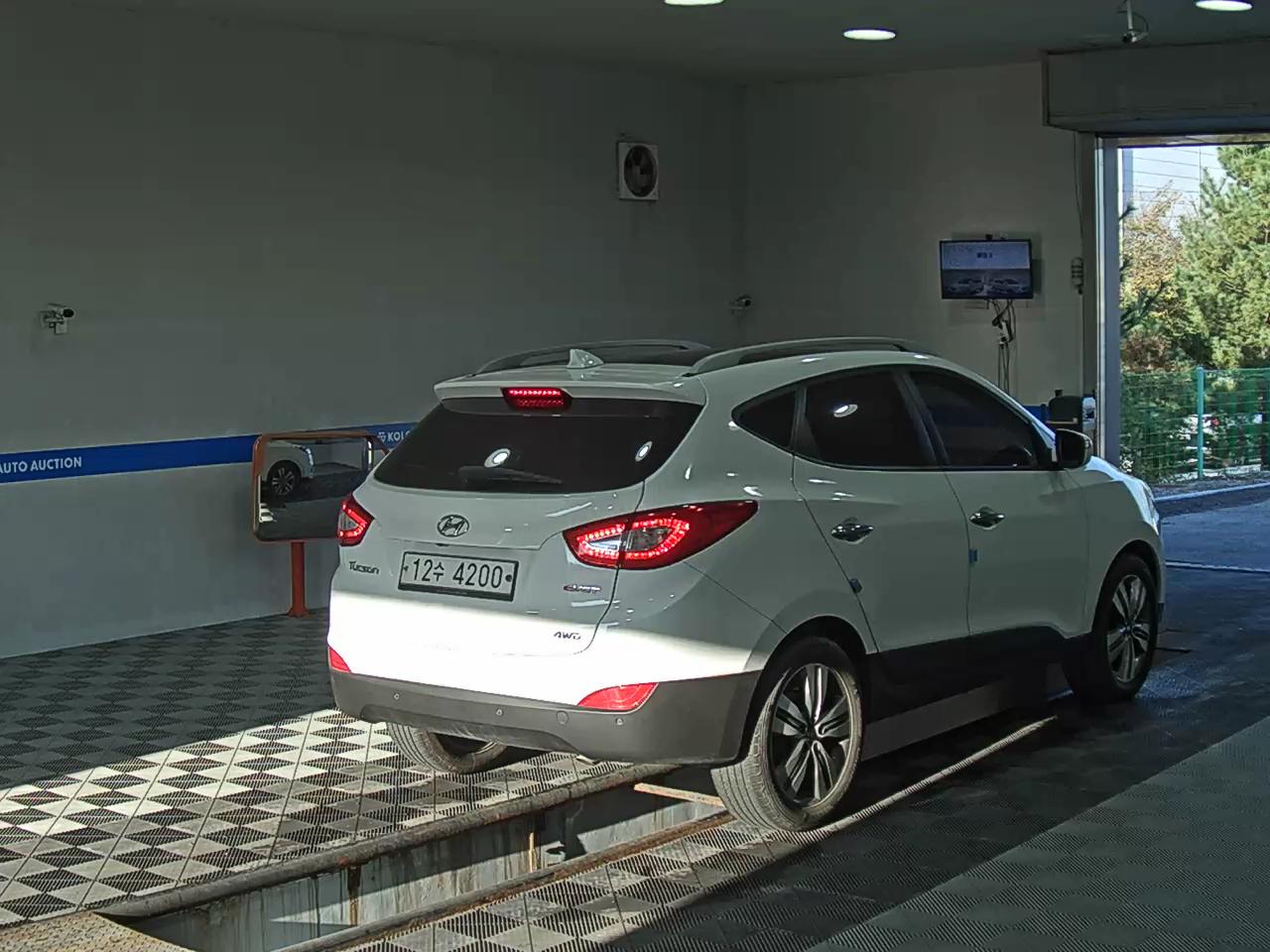 HYUNDAI NEW TUCSON ix DIESEL R2.0 4WD PREMIUM 2014 - zdjęcie 5