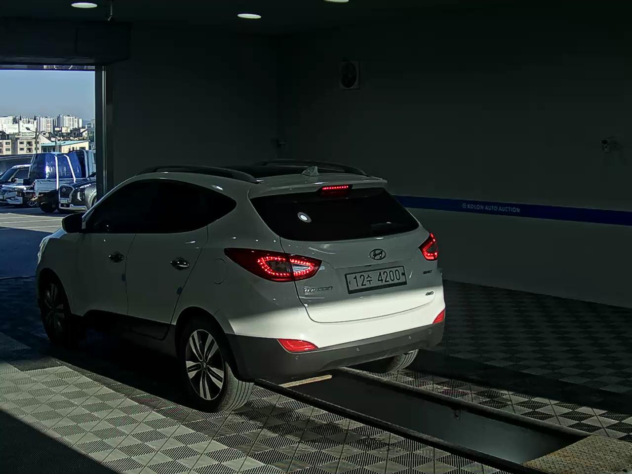 HYUNDAI NEW TUCSON ix DIESEL R2.0 4WD PREMIUM 2014 - zdjęcie 6