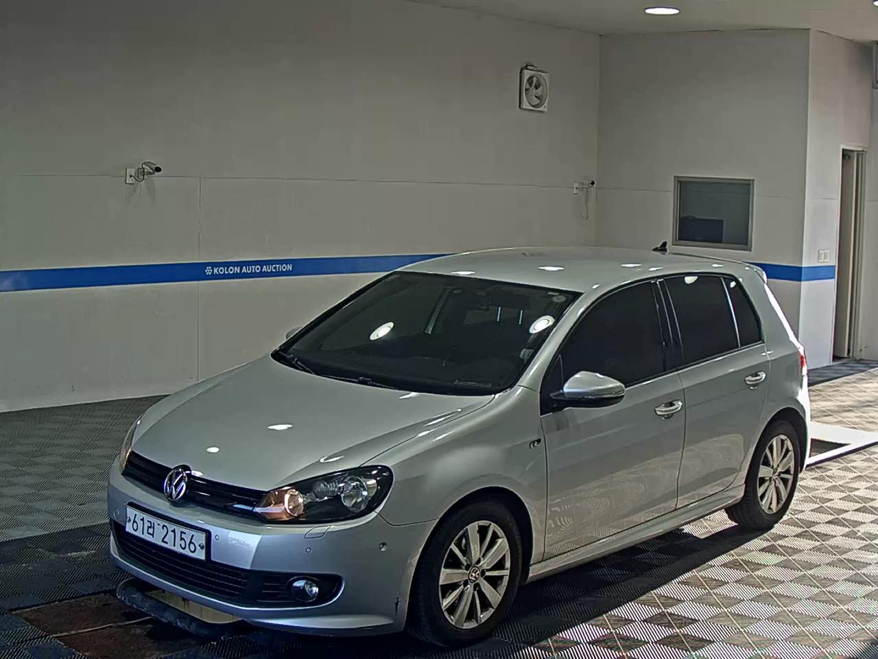 VOLKSWAGEN GOLF (6TH GEN) 1.6 TDI BLUEMOTION STYLE EDITION 2013 - zdjęcie 2